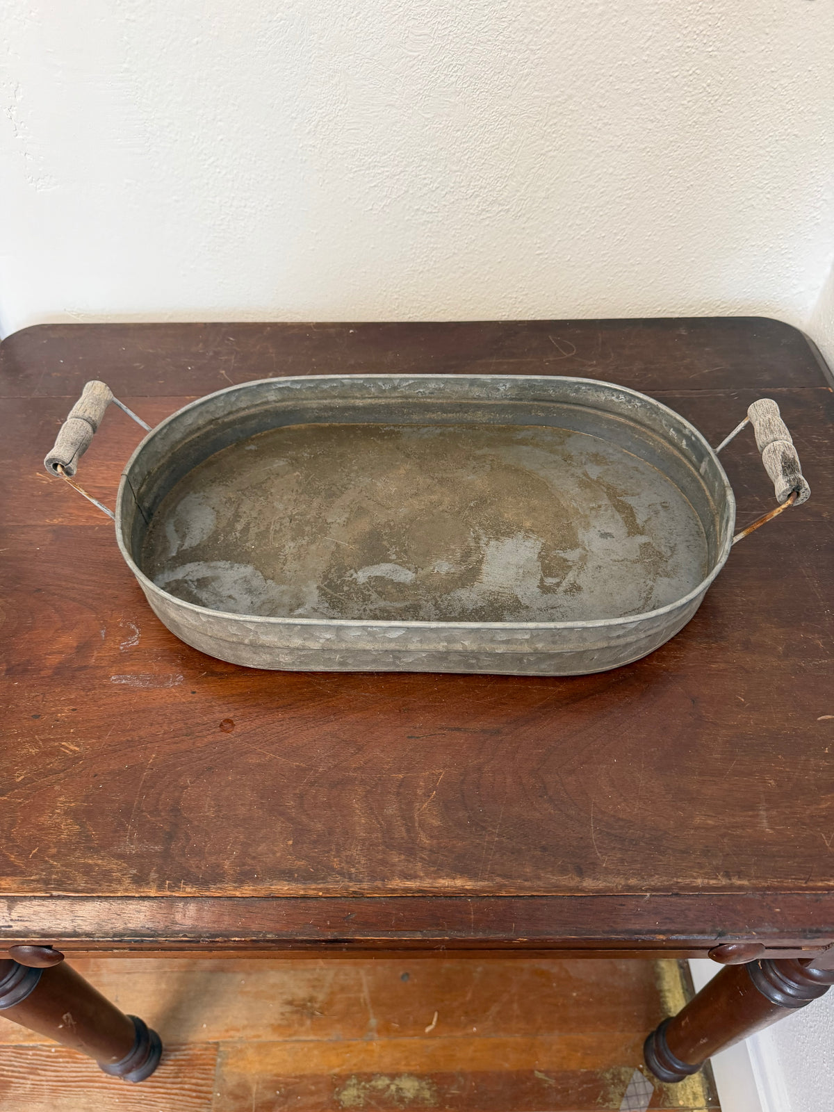 Oval Metal Platter with Handles will get makeover