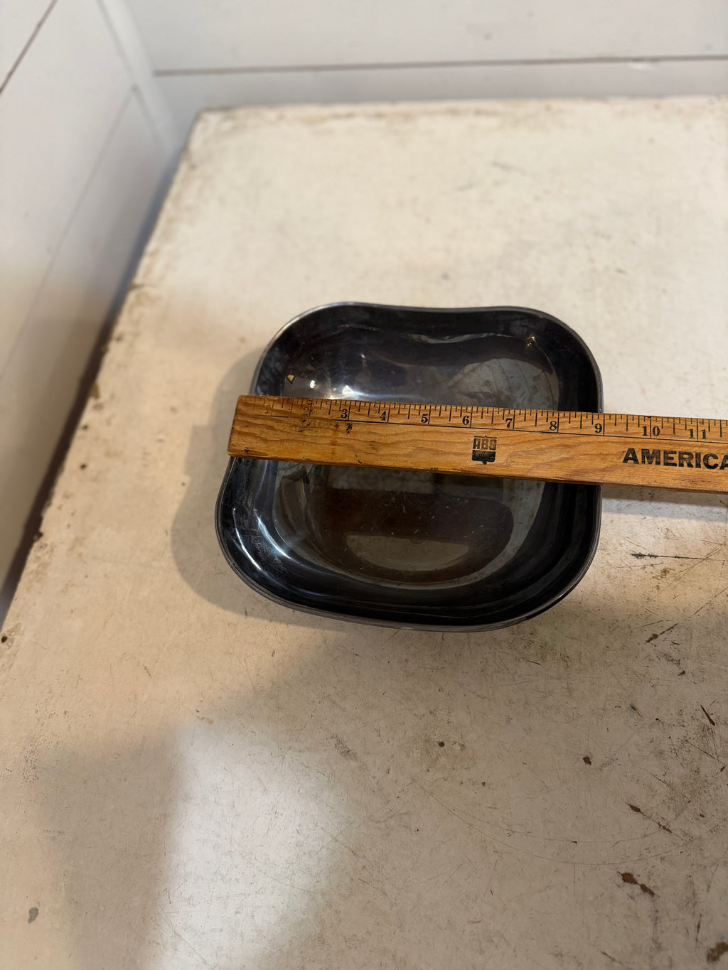 Wilton Armatale serving bowl