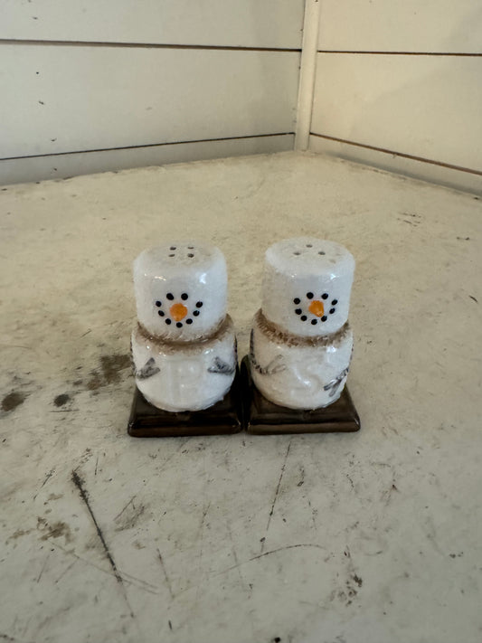 “Snowman” Smores Salt and Pepper Shakers