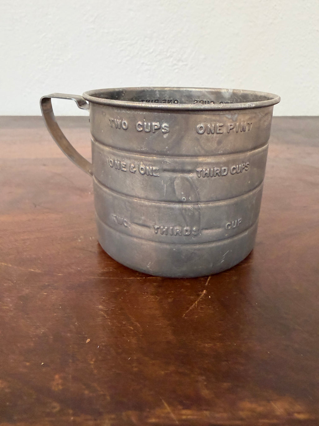 Vintage Aluminum 2 cup (1 pint) measuring cup