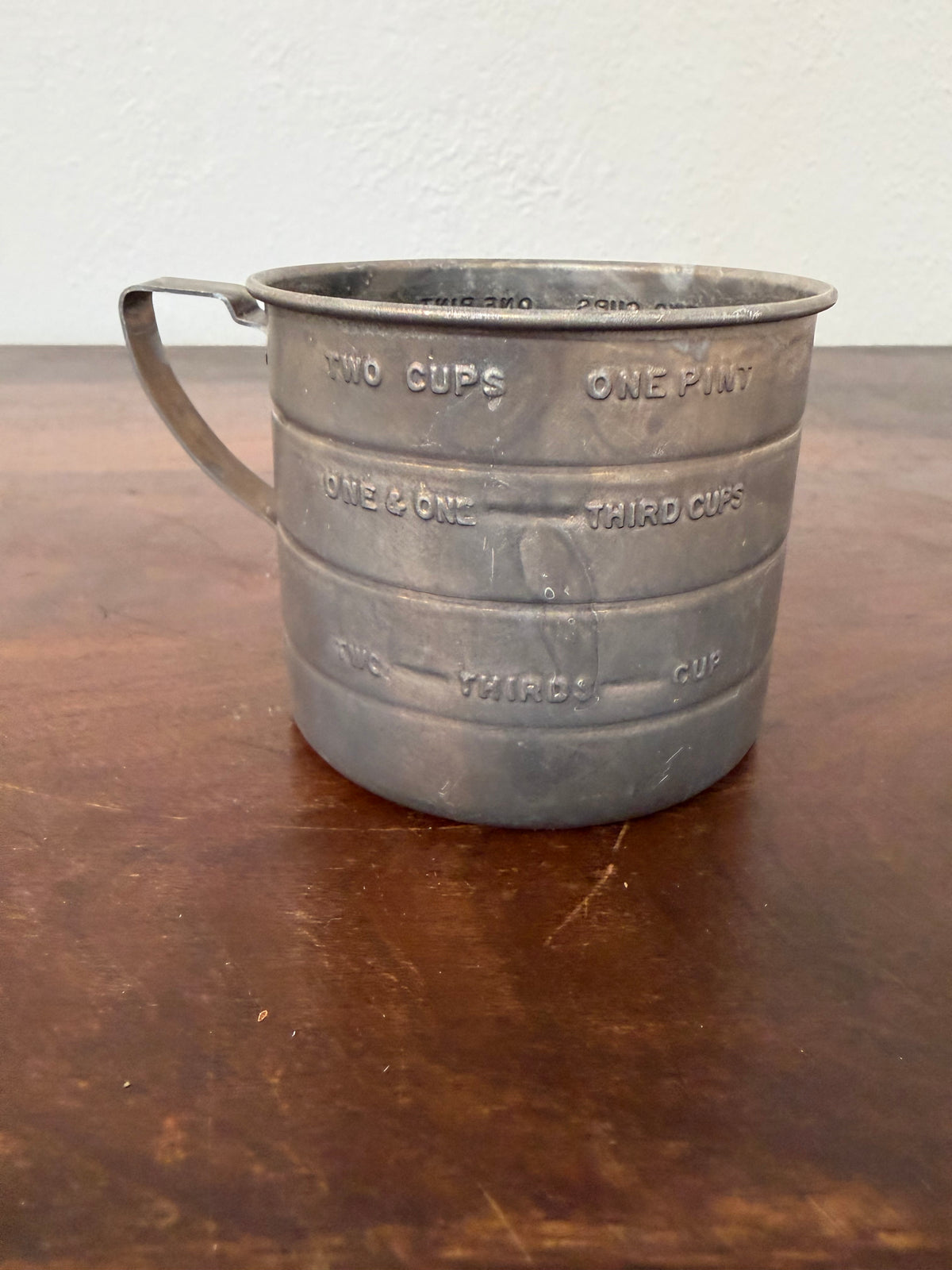 Vintage Aluminum 2 cup (1 pint) measuring cup