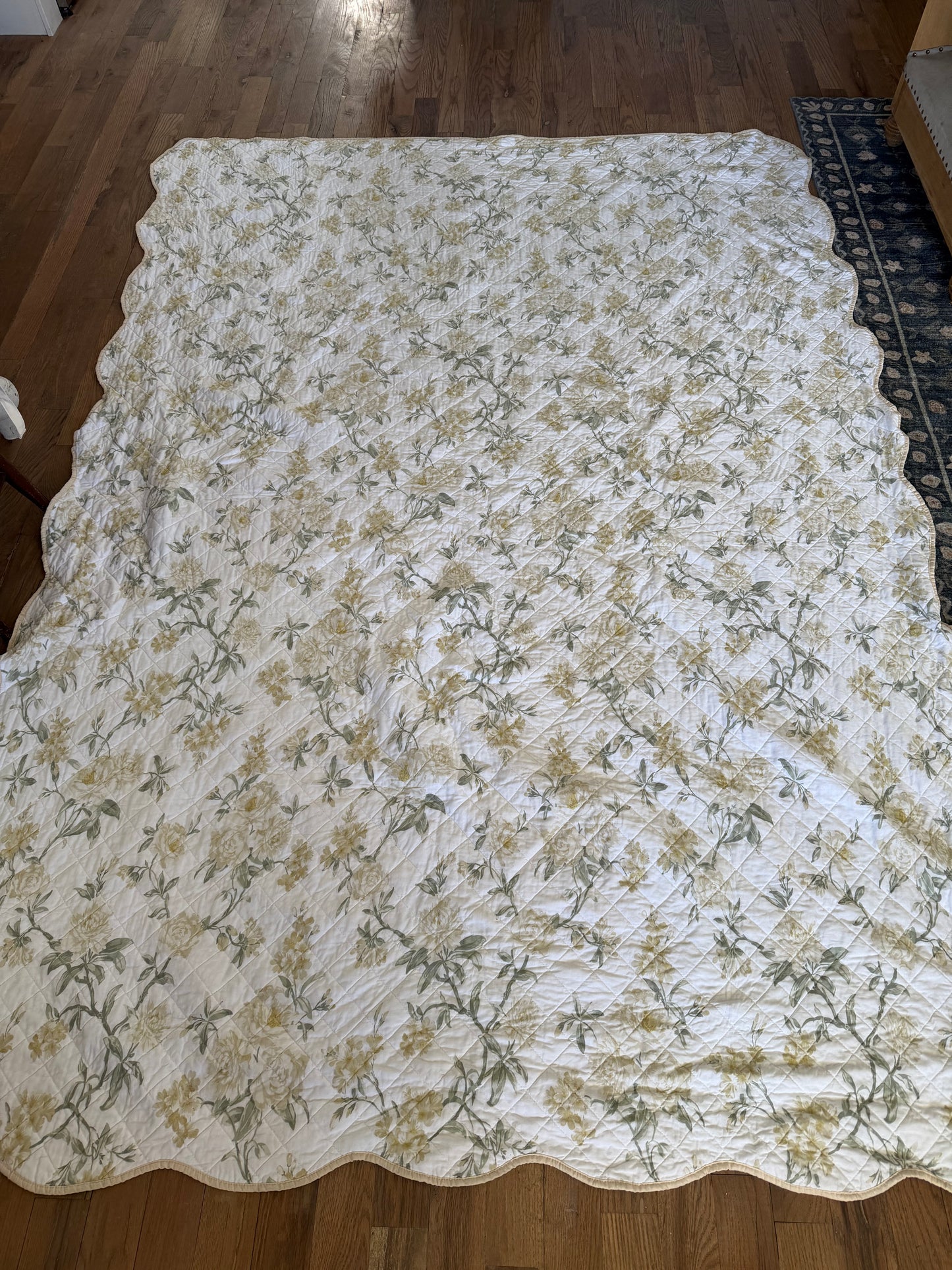 Nostalgia Home Juliette white Floral Queen Comforter