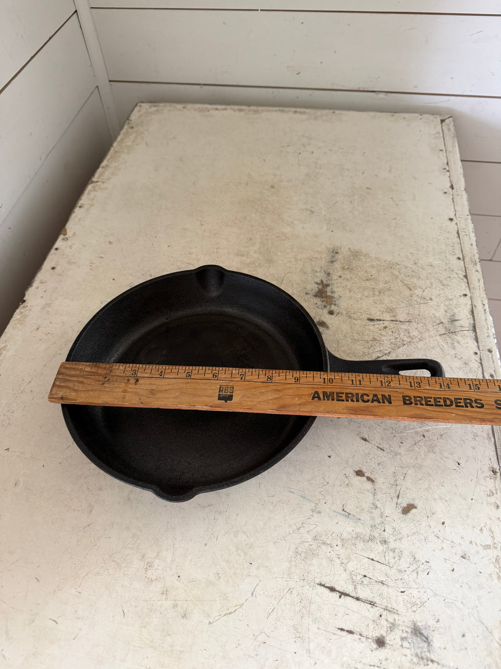Vintage Lodge, 10 1/4” cast-iron pan