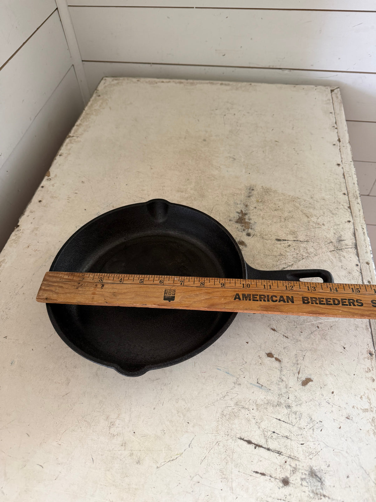 Vintage Lodge, 10 1/4” cast-iron pan