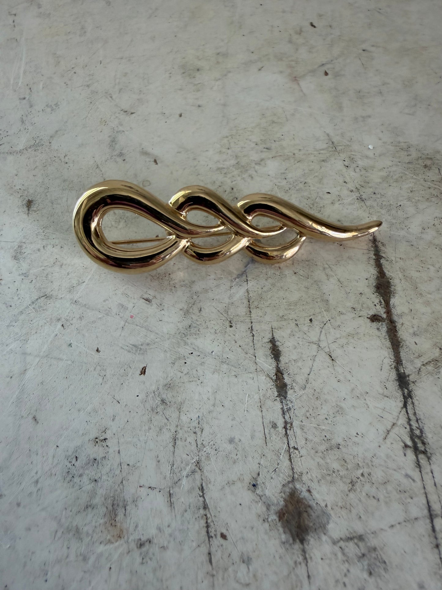 Vintage Monet Large Gold Tone Signed Triple Twisted Loop Chain Brooch