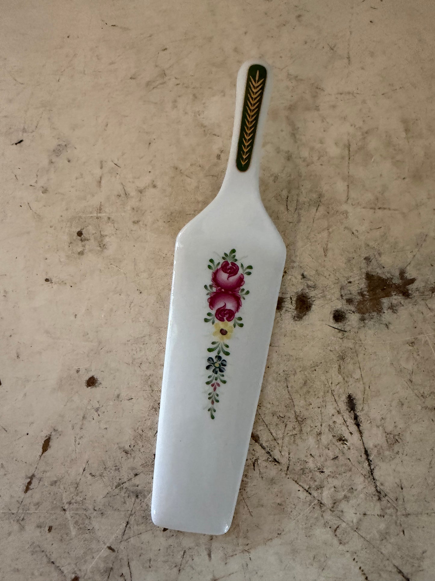 Sorrel Porcelain Cake Server English Rose Pedestal Roses