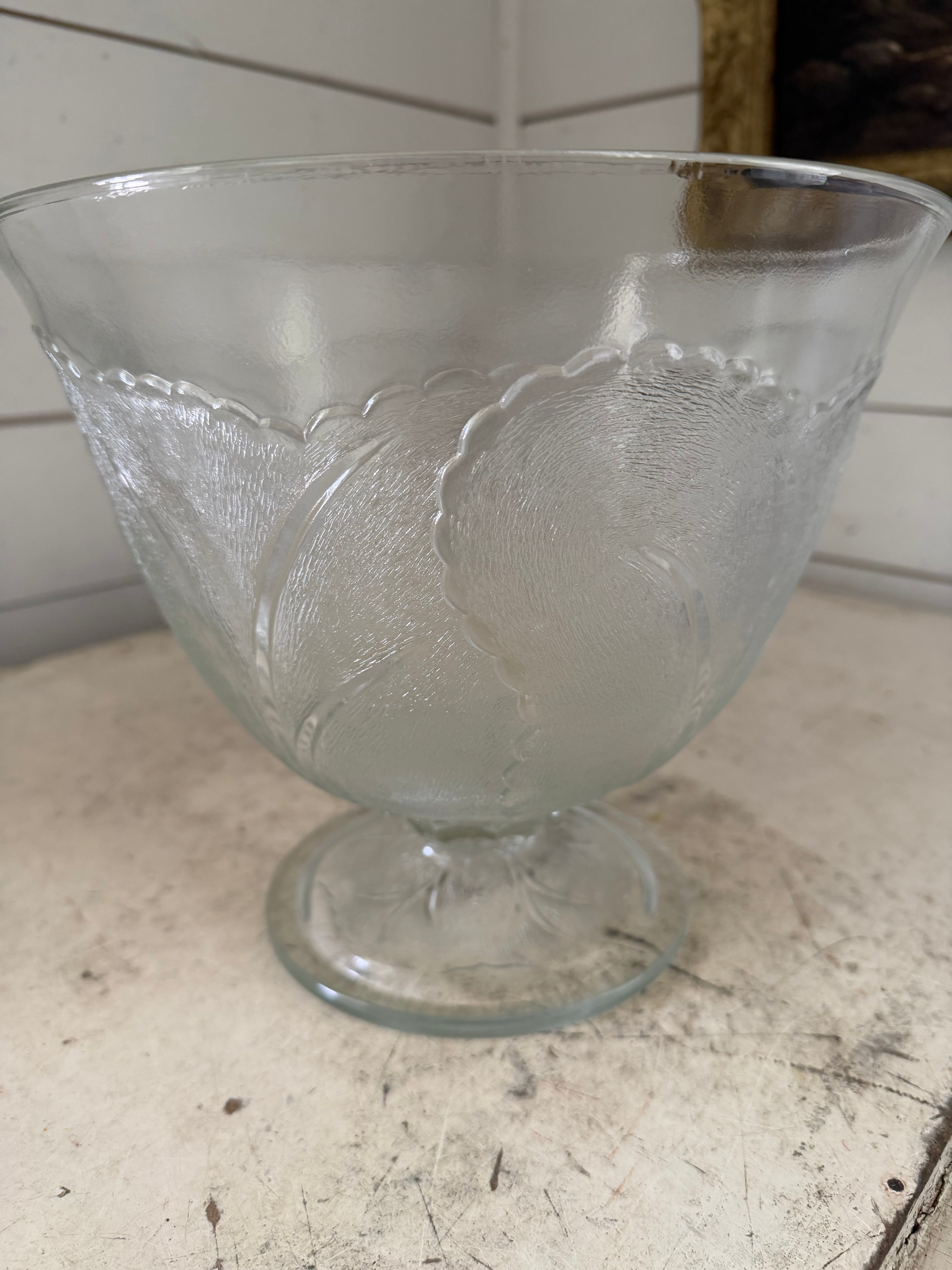 Vintage Indiana Glass clear footed Pebble Beach Pattern punch bowl