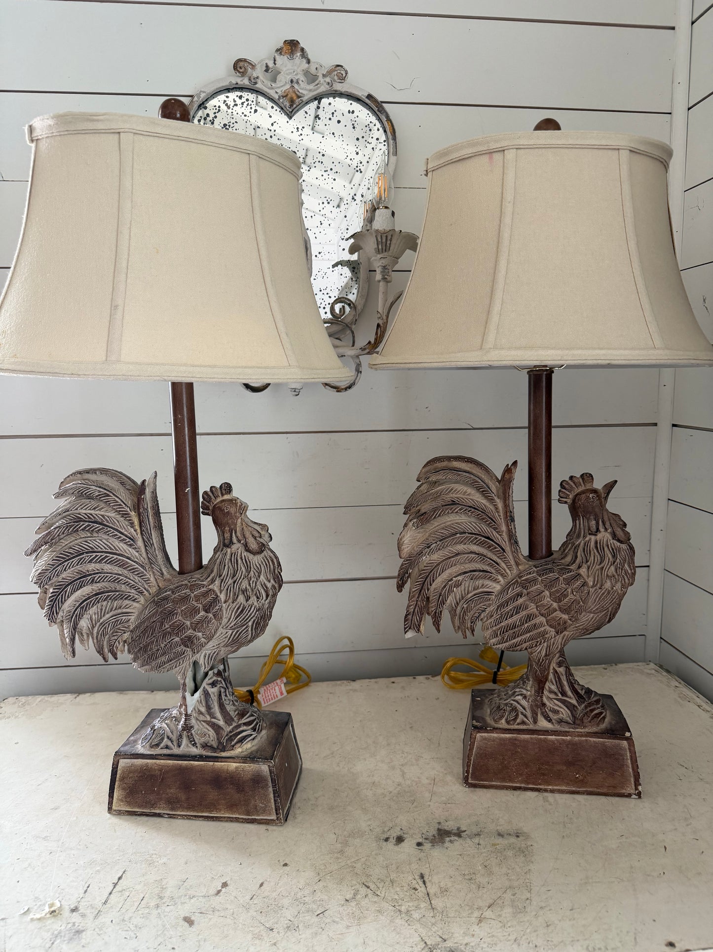 Set of rooster lamps in shades will get repaired and makeover