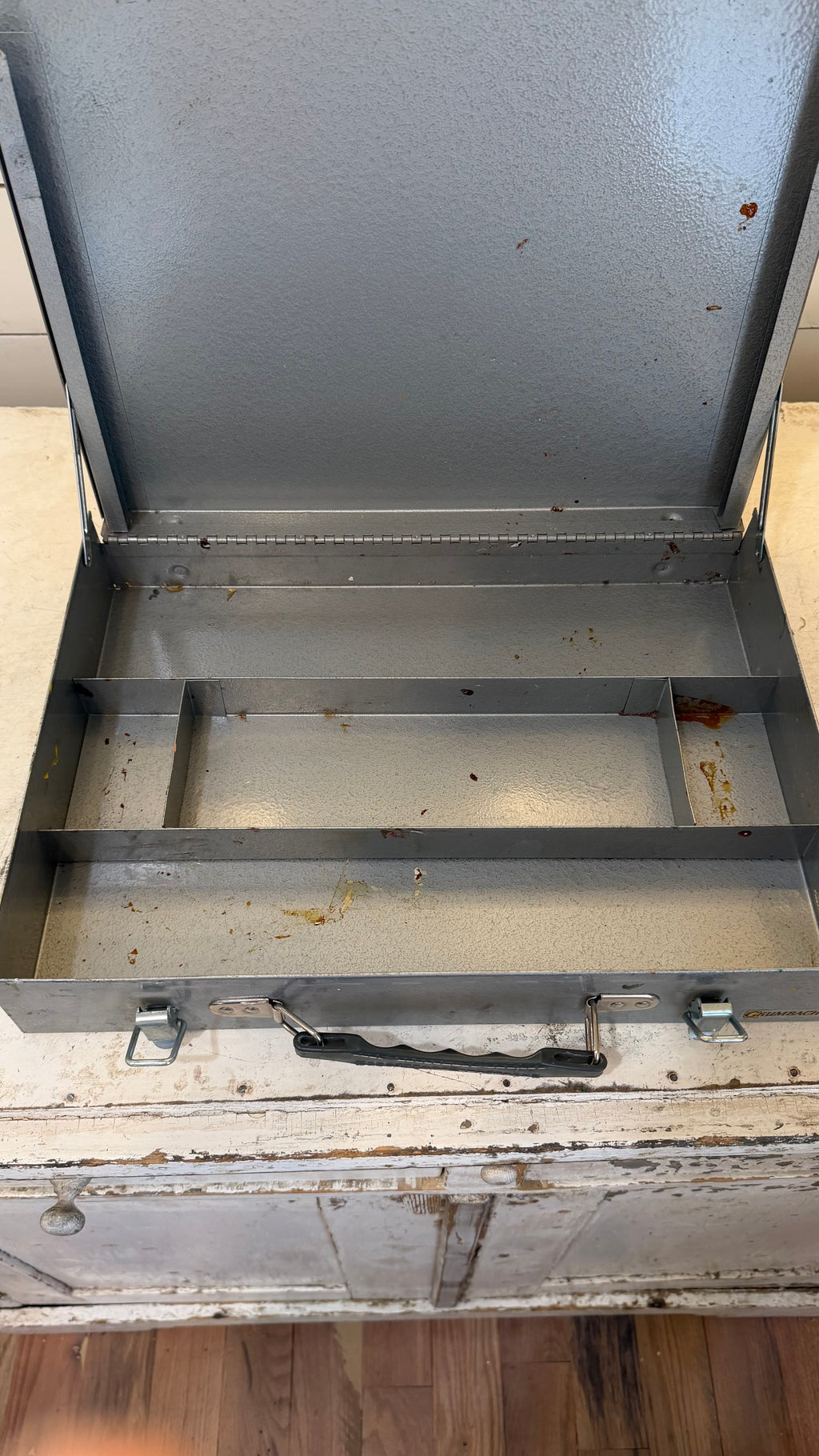 Vintage Grumbacher Artist's Metal Paint Box will get cleaned up