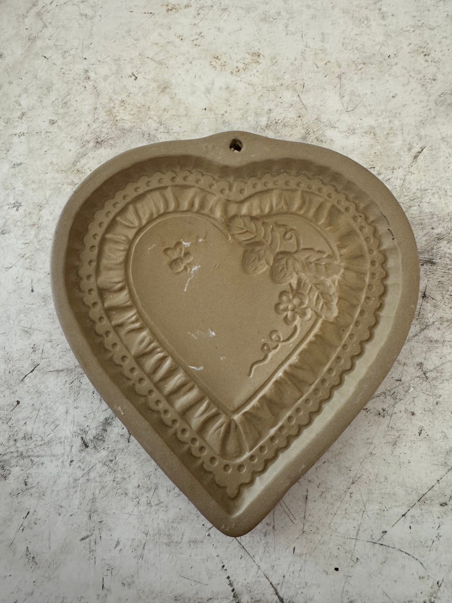 Brown Bag Mould Heart with bee