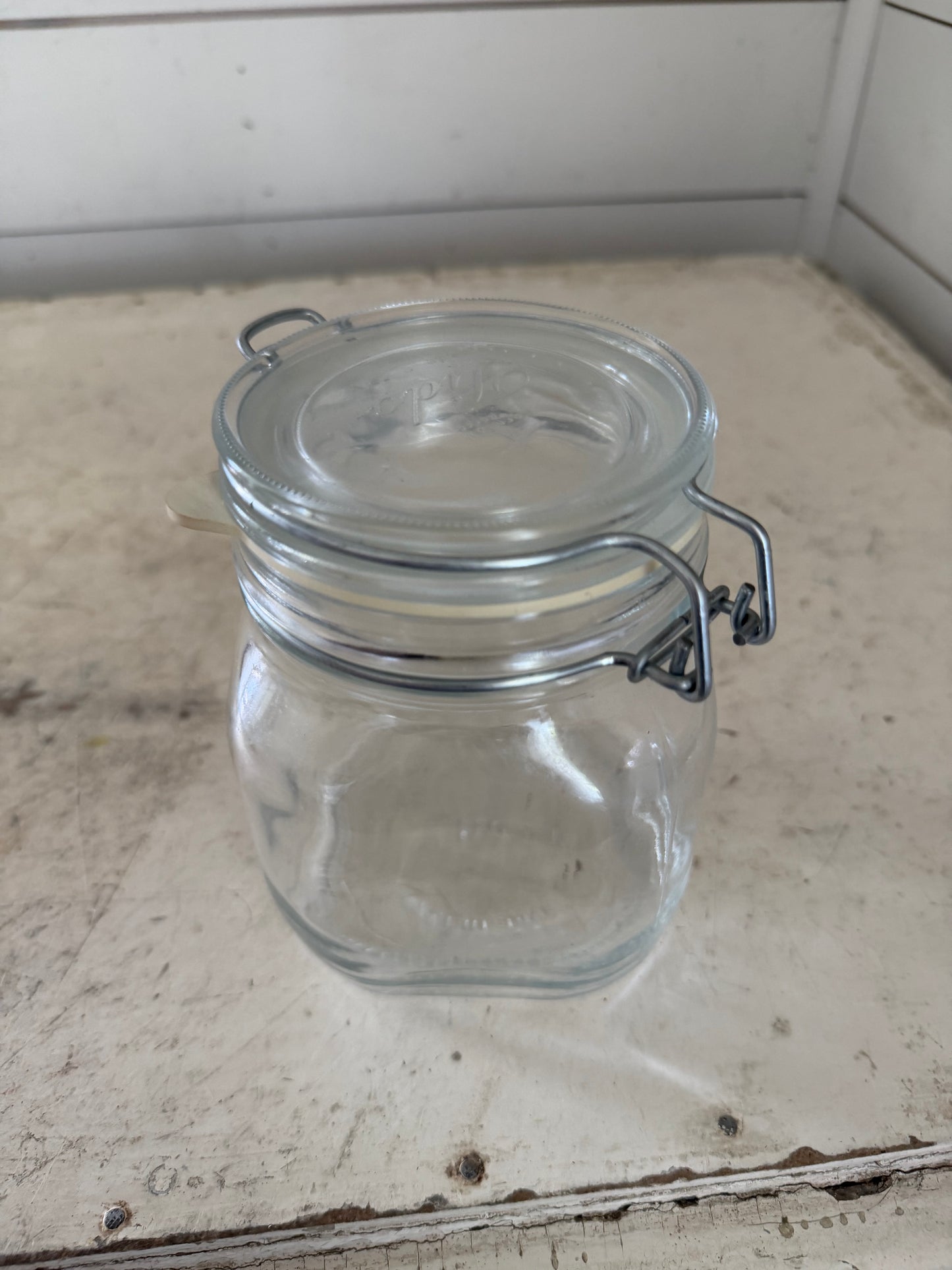 Fido Italy, hermetic jar