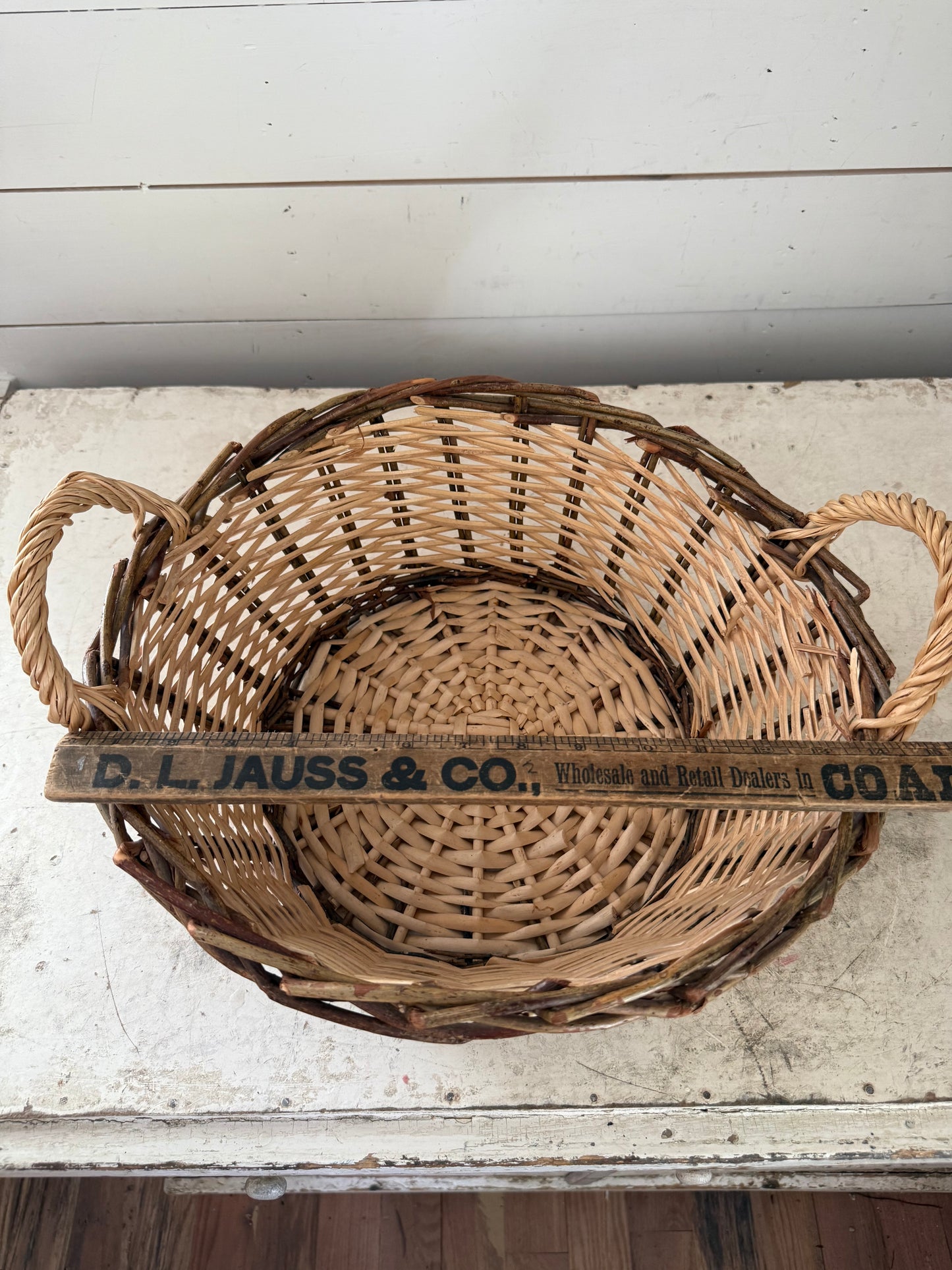 Two tone basket with handles
