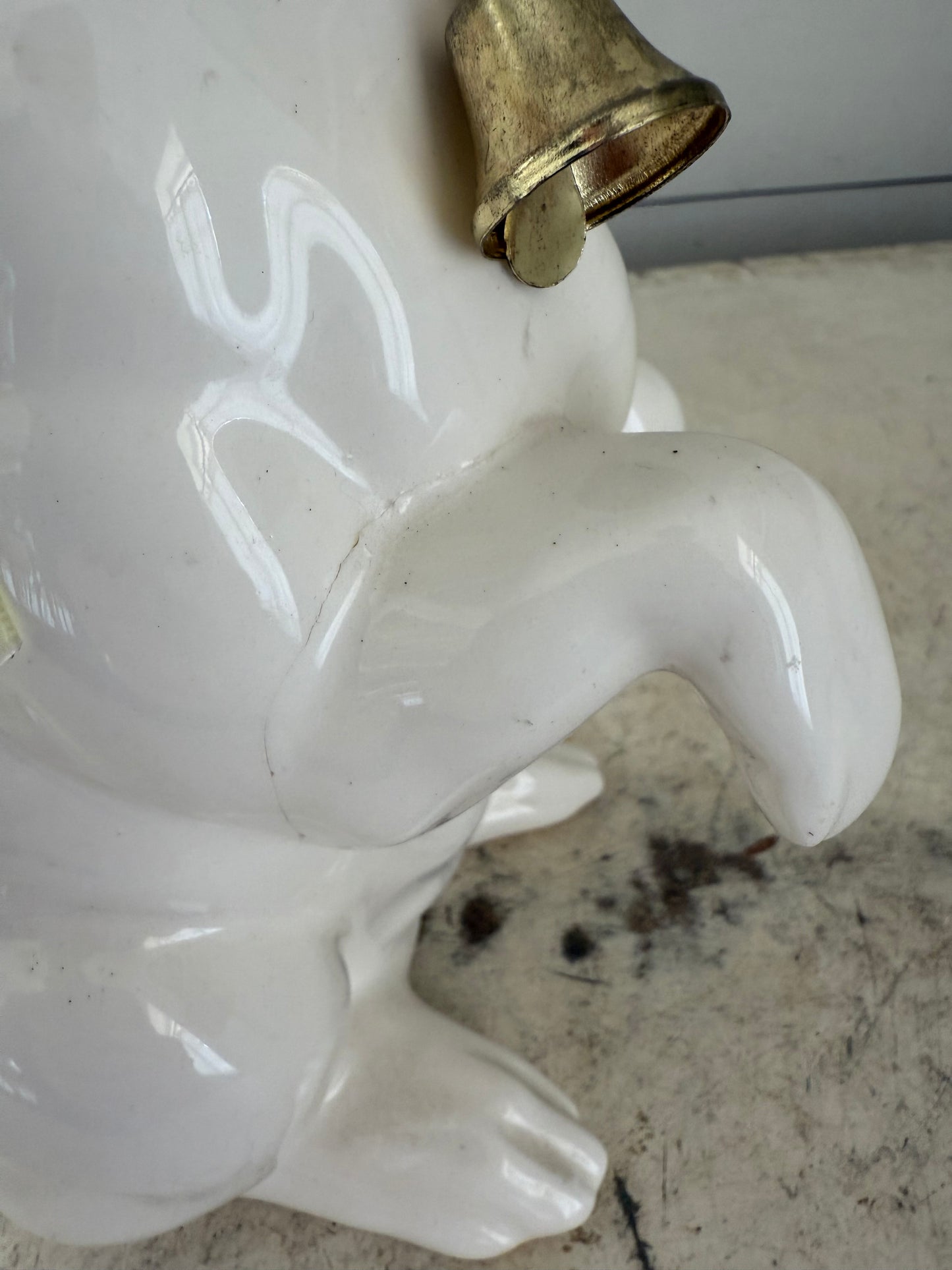 Porcelain bunny has crack will get repaired and painted