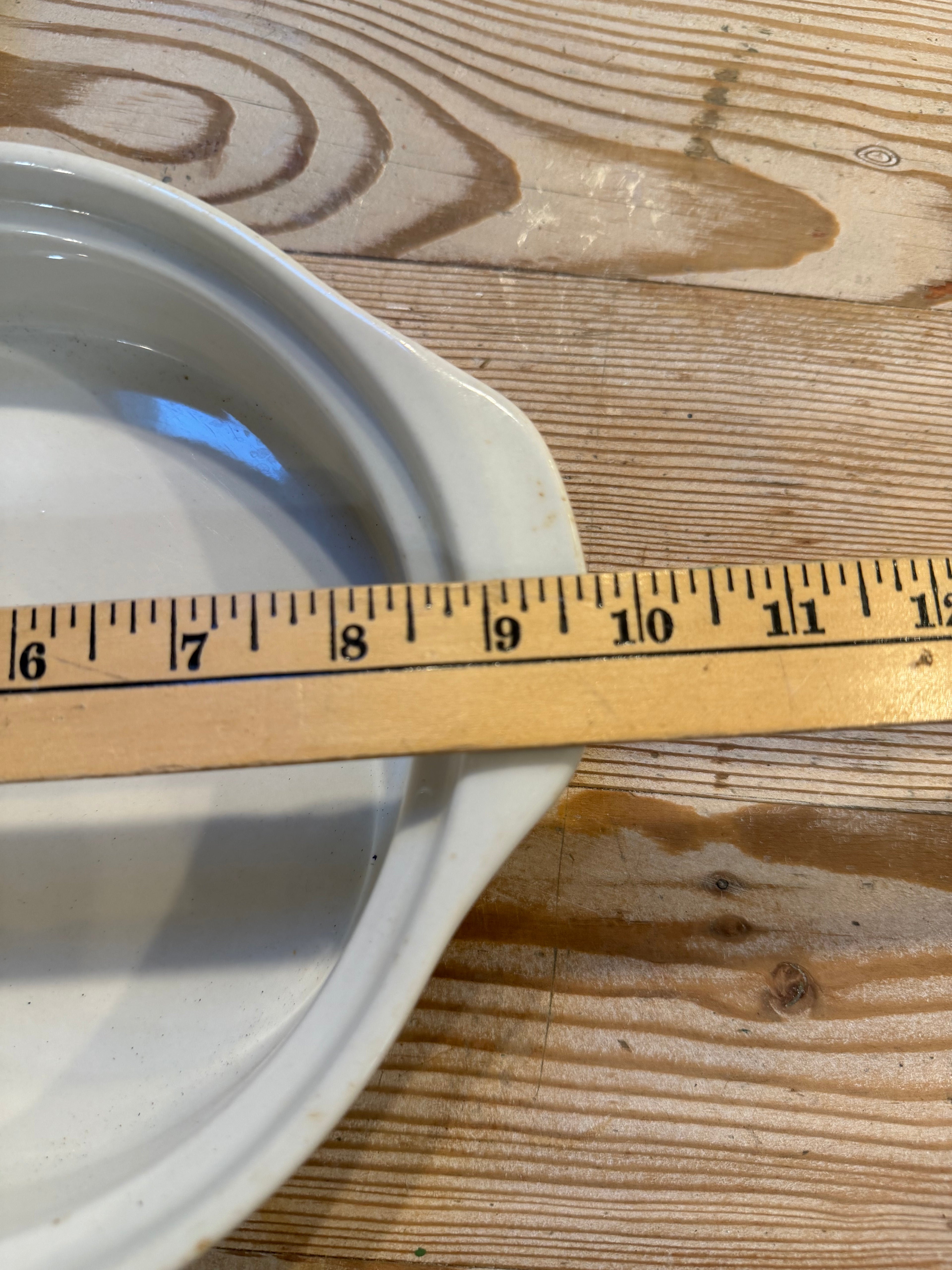 Oatmeal colored bowl casserole dish