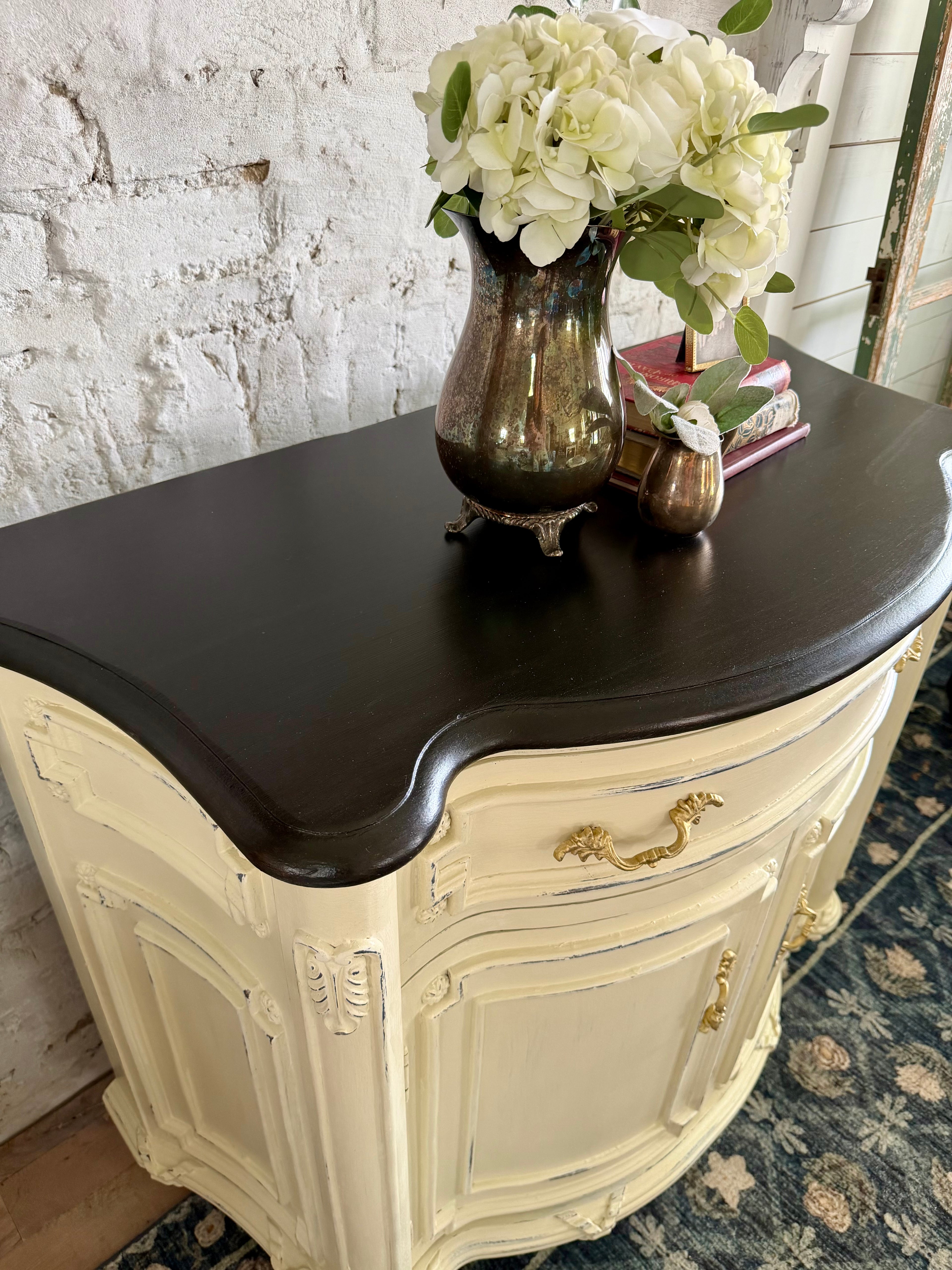 Curvy French Style Buffet