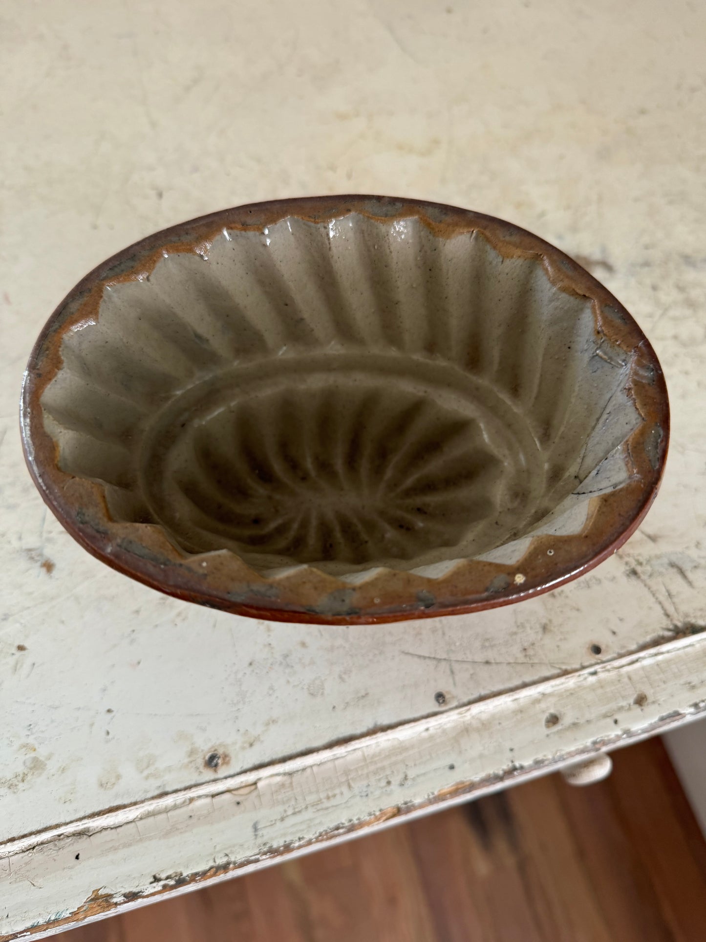 Antique Stoneware Jelly Mould - Has Crack