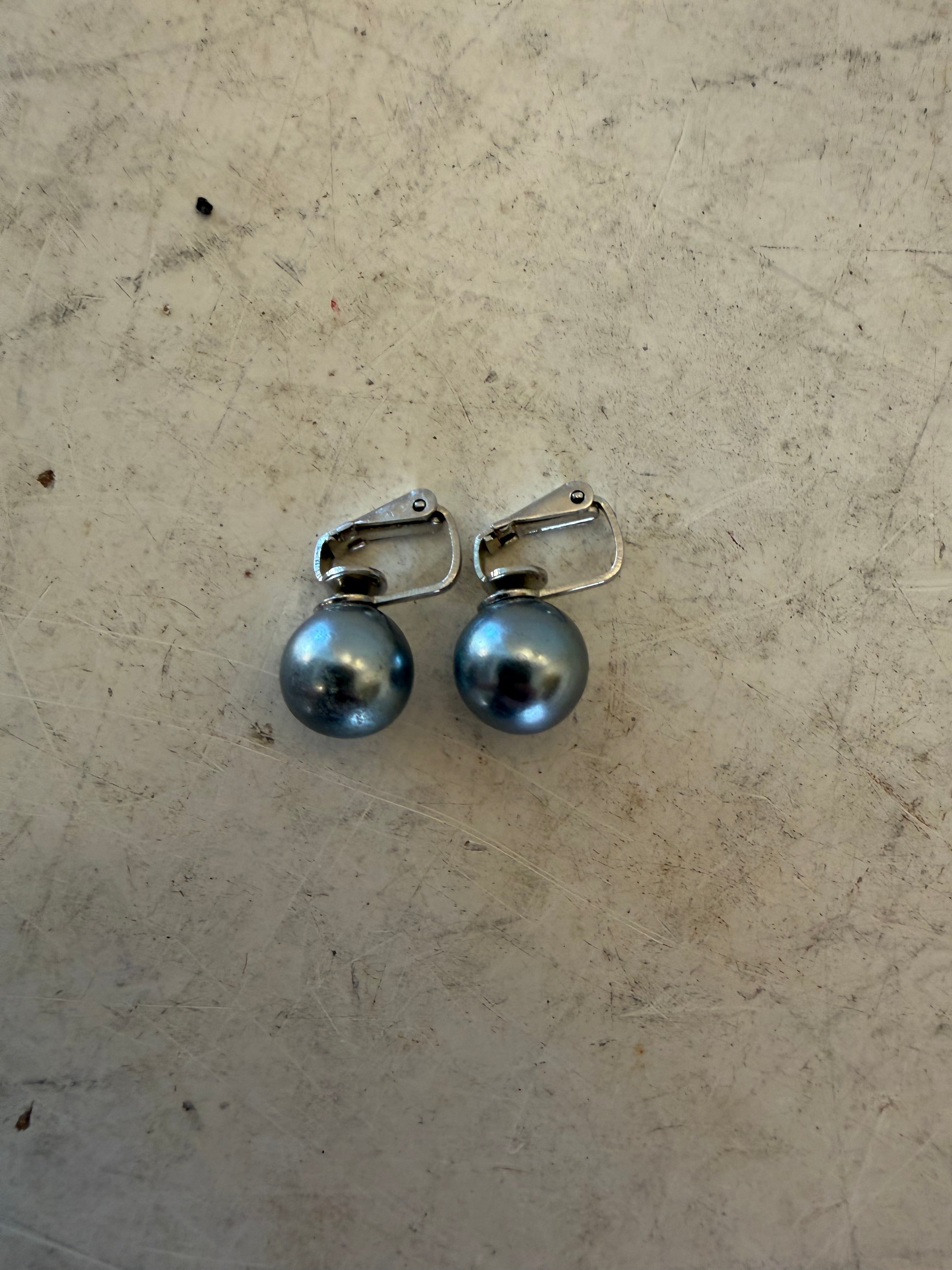Clip On Gray/Blue Shell Pearl Earrings