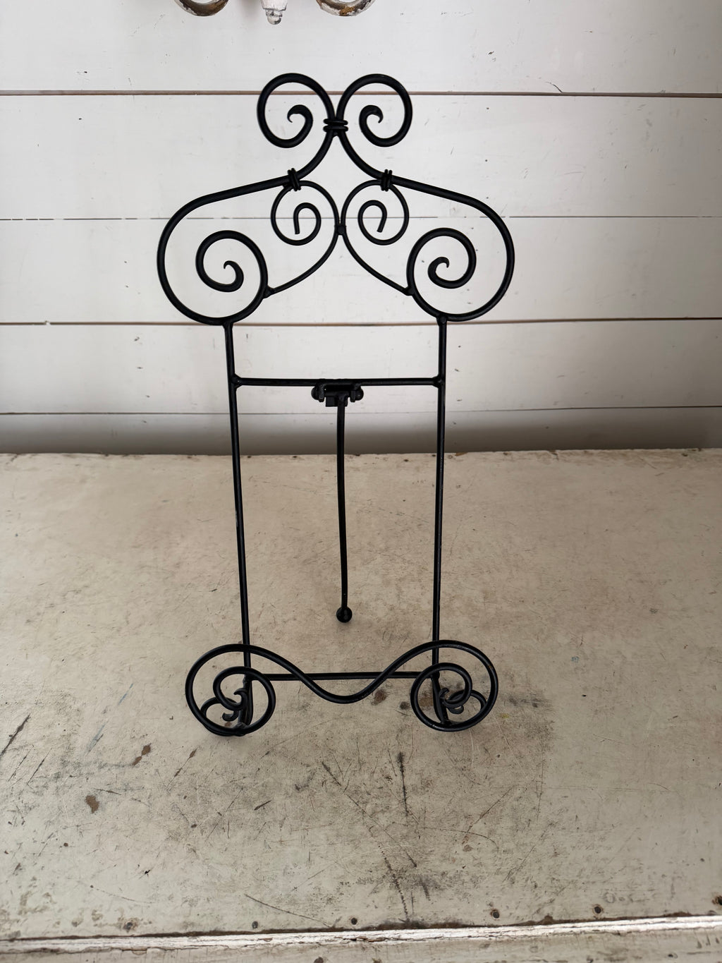 Large metal Easel