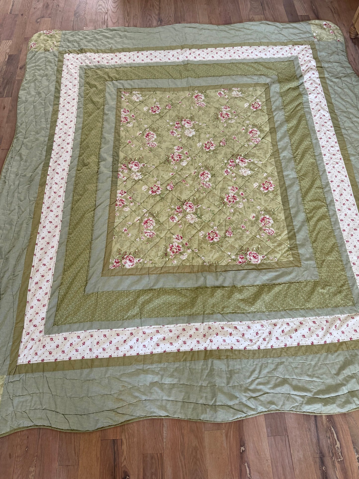 Queen Floral Green Quilt