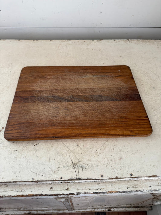 Acacia Wood Cutting Board With Rounded Corners