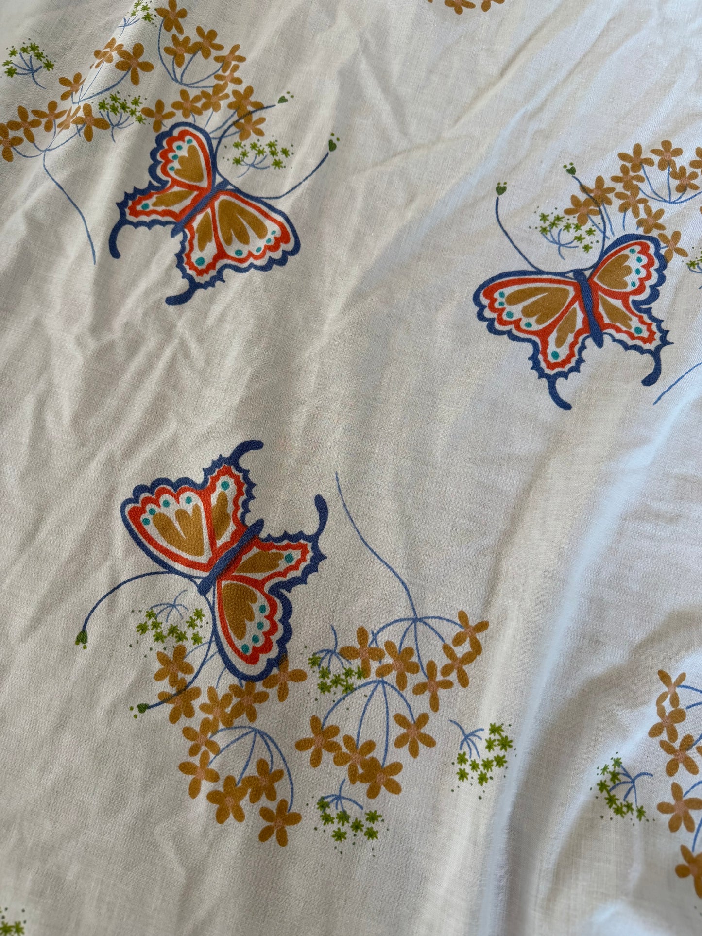 vintage Butterflies" design by Marlene Designs for Tastemaker/J.P. Stevens, twin fitted sheet no elasticity