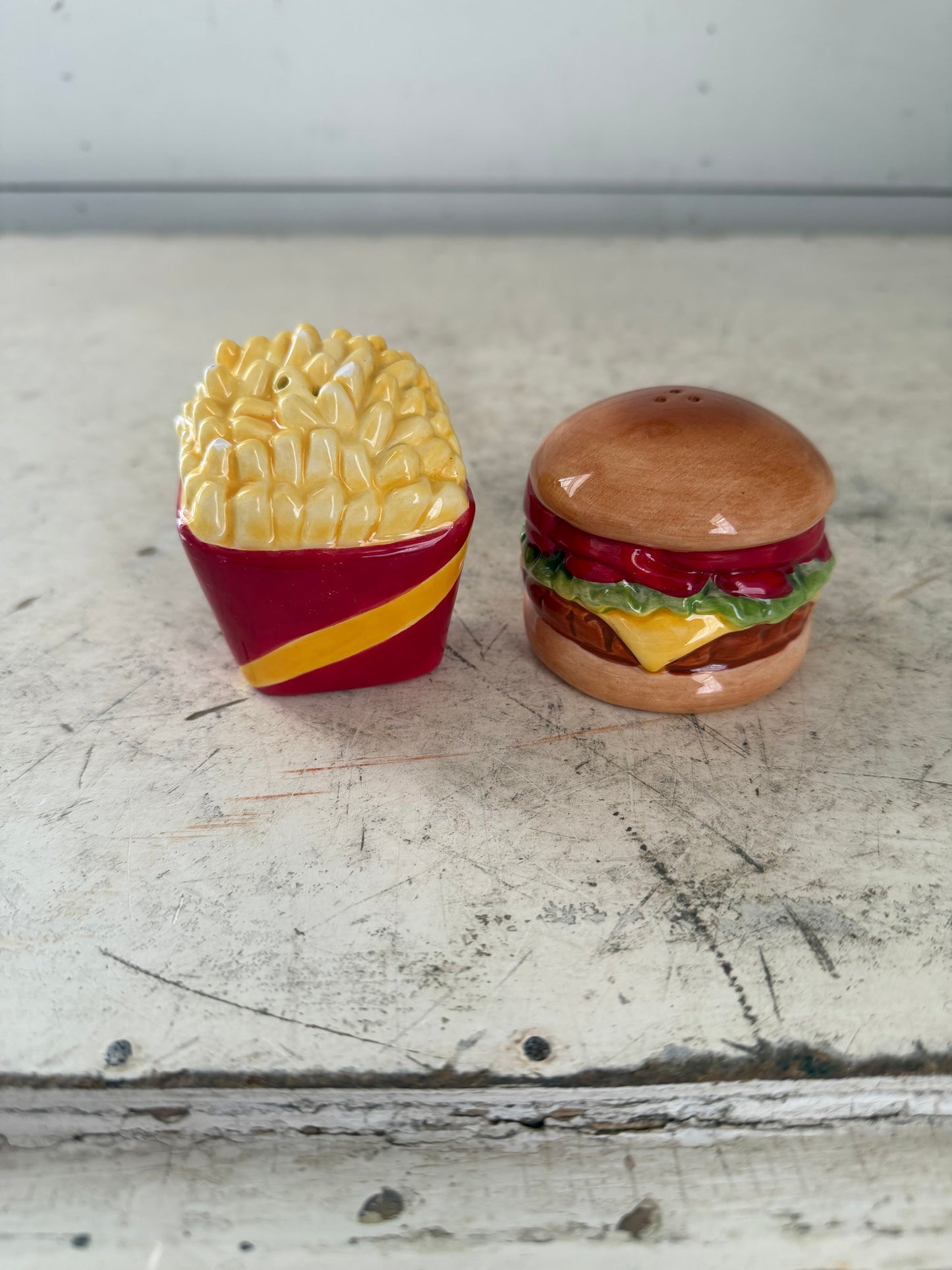 Pacific Giftware Hamburger and Fries Magnetic Salt and Pepper Shakers - Has some small chips