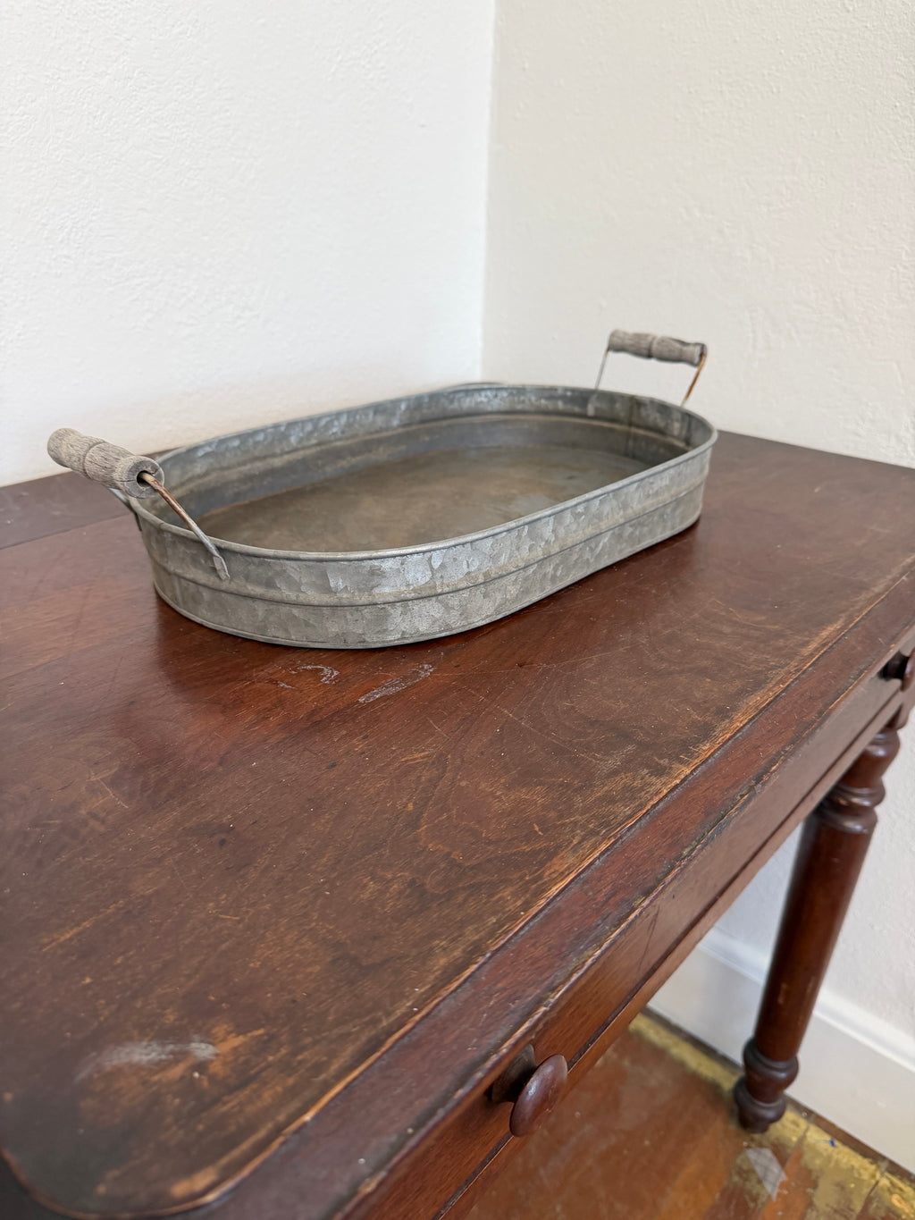 Oval Metal Platter with Handles will get makeover
