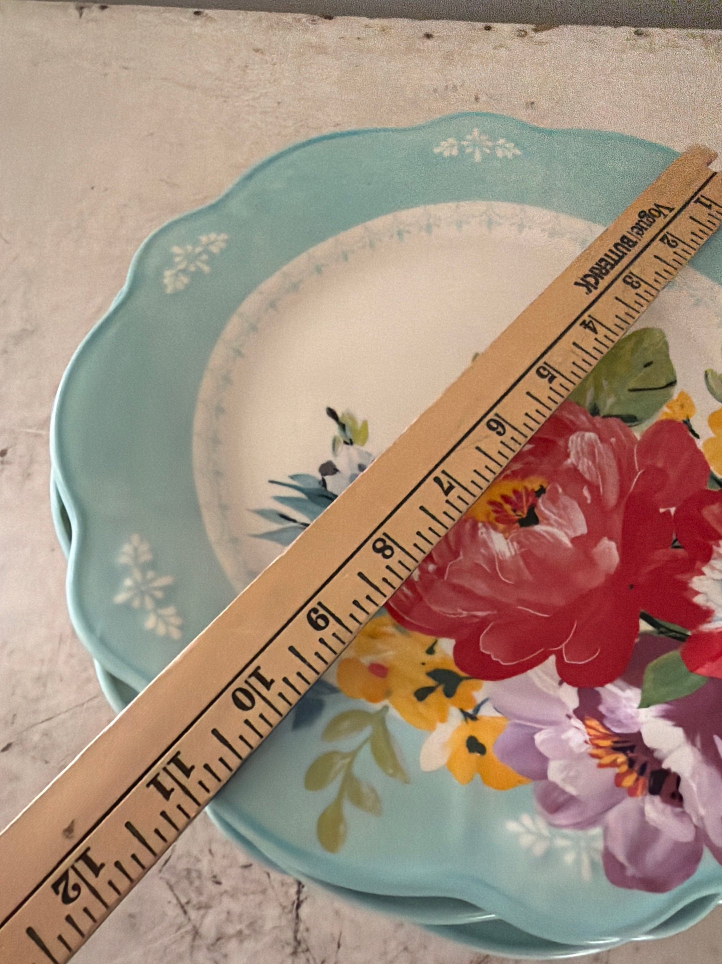 Set of four pioneer woman plates