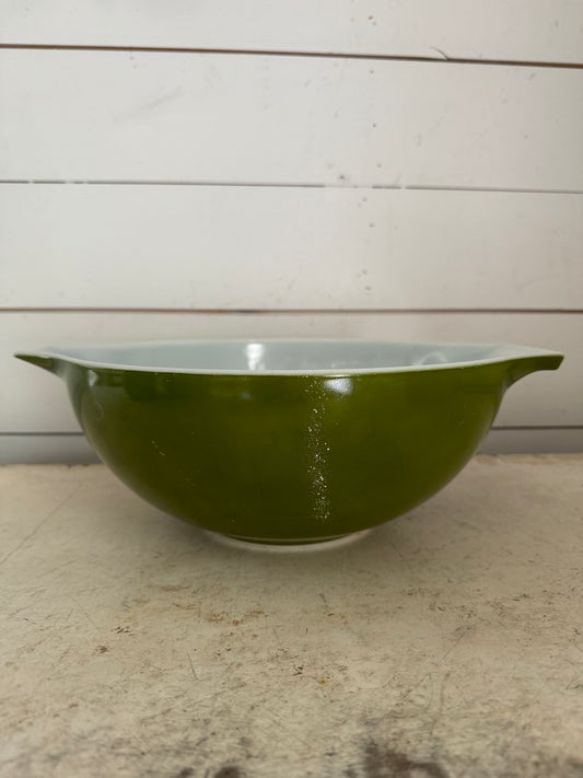 Pyrex Avacado 444 Bowl Cinderella