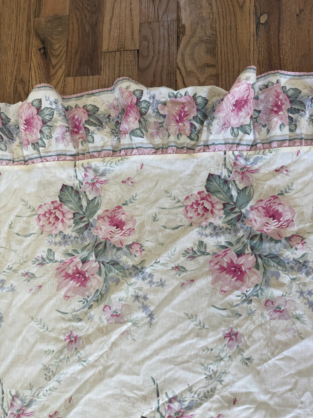 Queen Size Vintage Floral Ruffle Sheet
