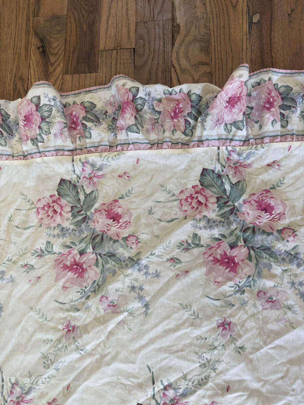 Queen Size Vintage Floral Ruffle Sheet