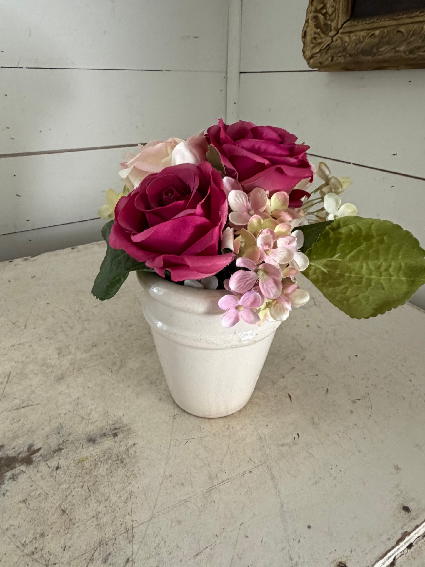 Ceramic pot with pretty floral