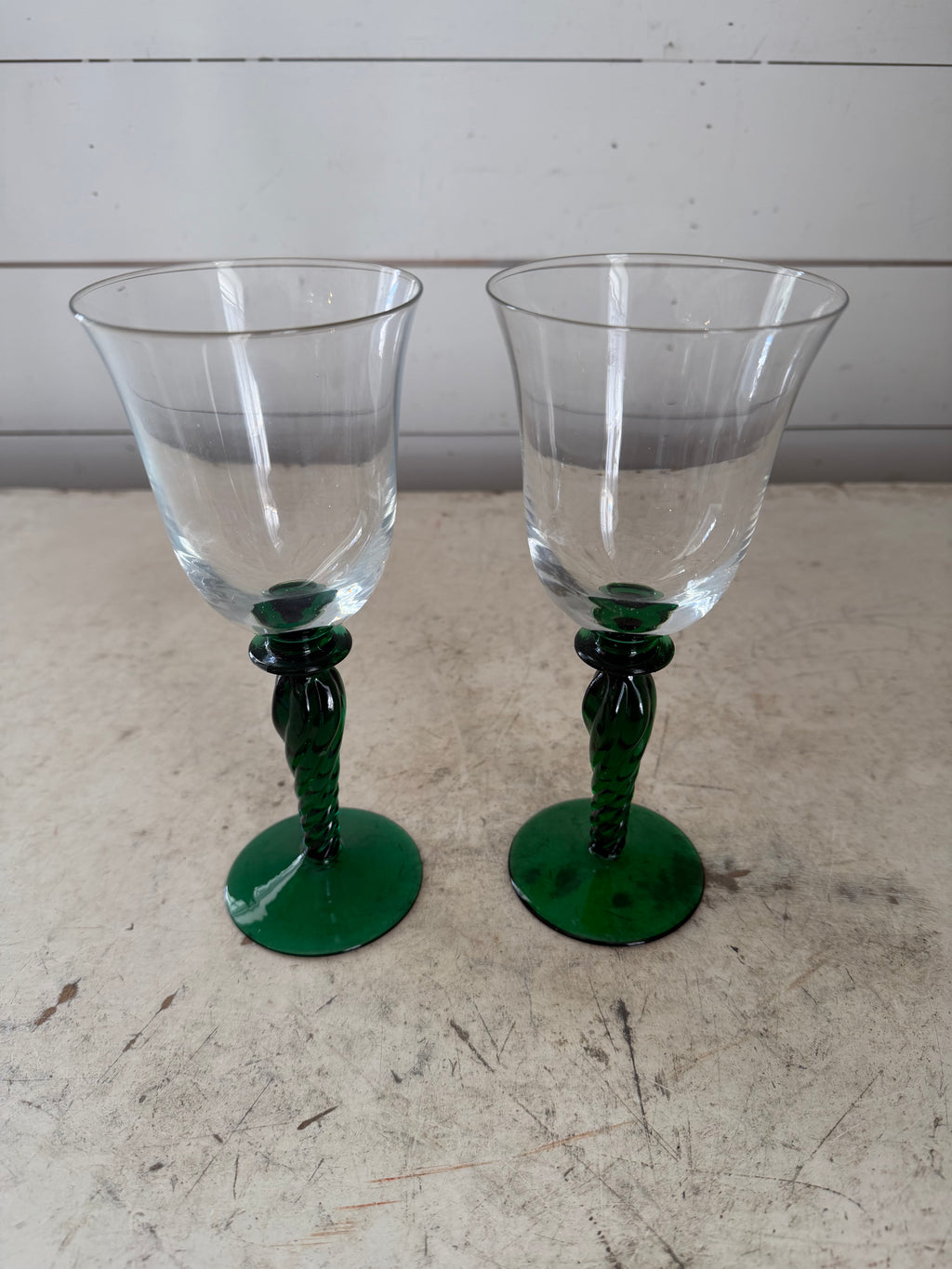 Wine glass with clear bowl and green stem - Sold individually