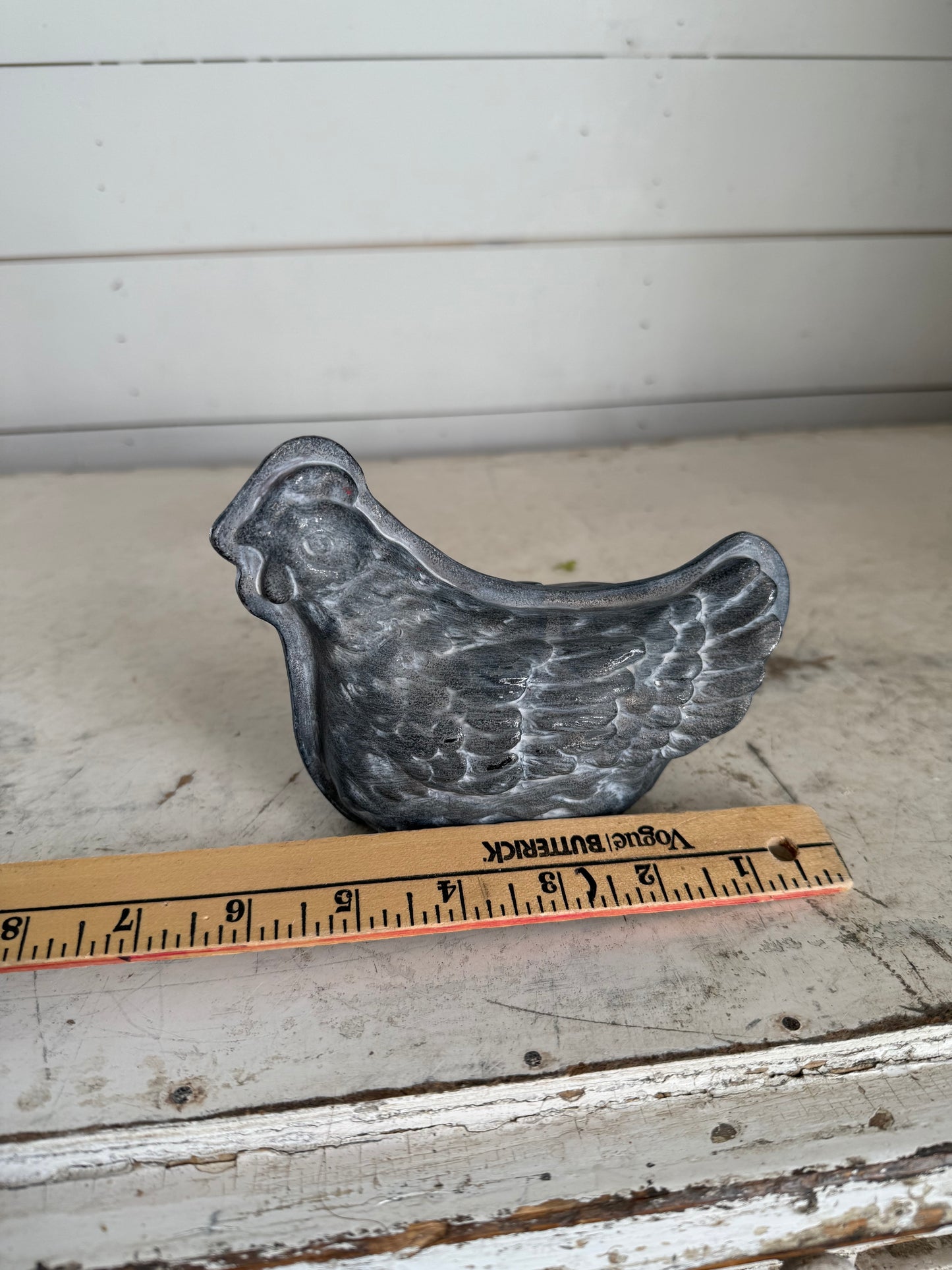 Resin silver colored hen- faux mould