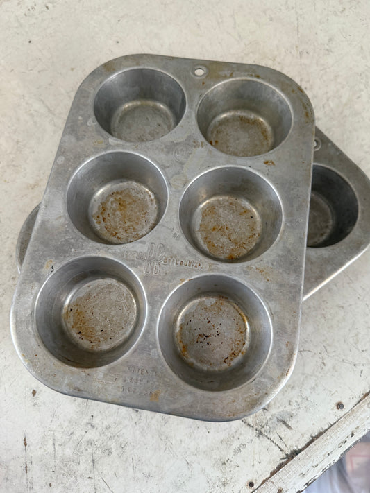 Muffinaire Aluminum Muffin Pan / sold individually