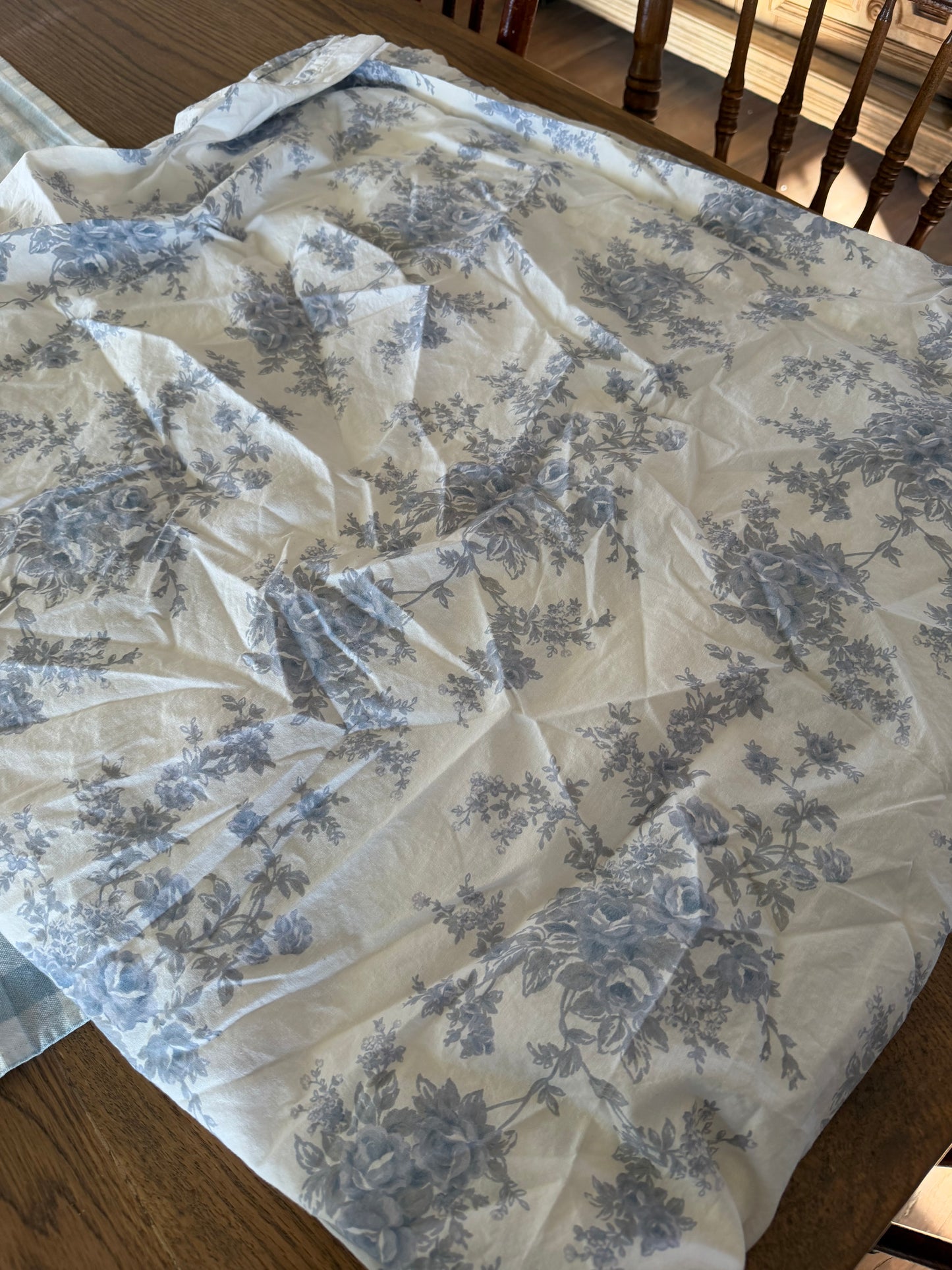 The Farmhouse Rachel Ashwell Shabby Chic Blue Flora King Size Flat Sheet - new freshly washed