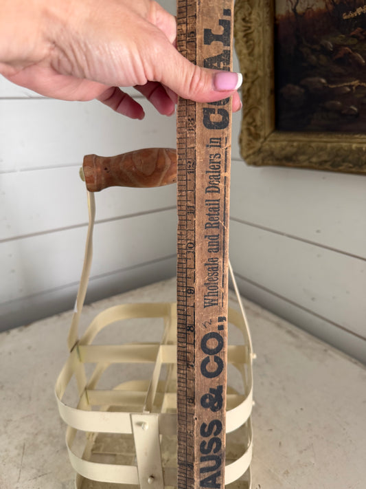 French style bottle holder