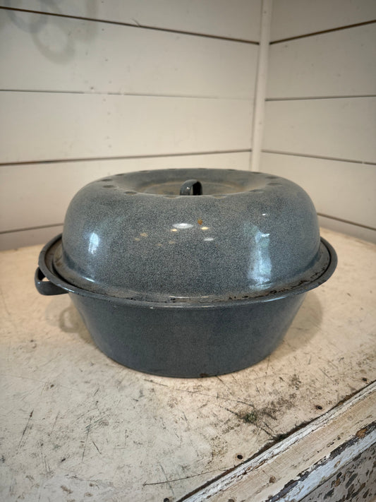 Vintage Gray Enamal Granite Roaster - has some chips