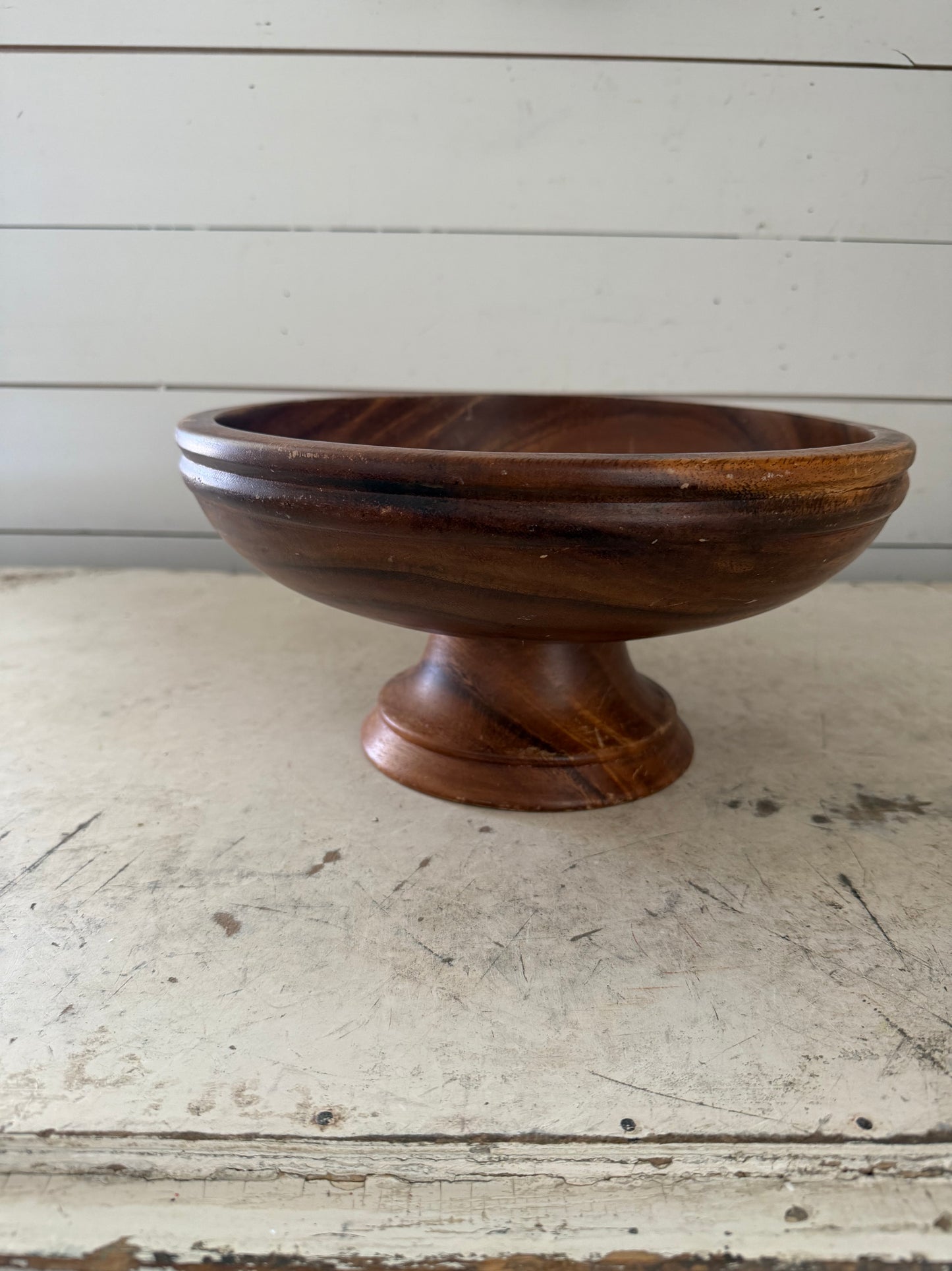 Wood pedestal bowl