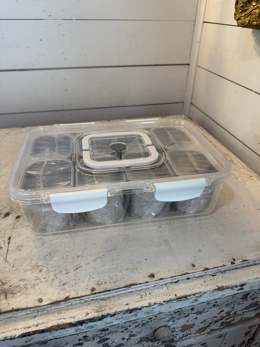 Snacklebox Container New with Metal containers