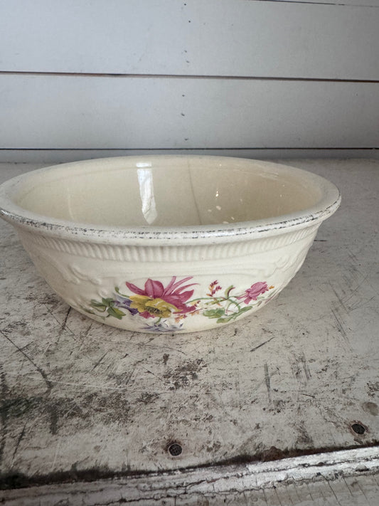Oven Serve Homer Laughlin Round Flowered Caserole Bowl has crack as pictured.