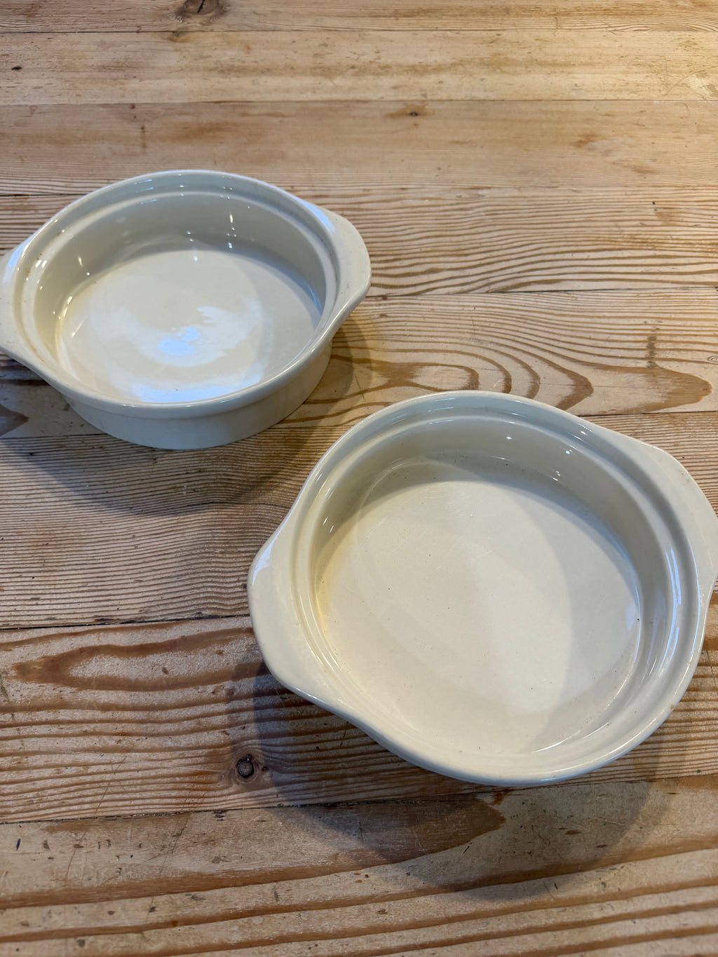 Oatmeal colored bowl casserole dish