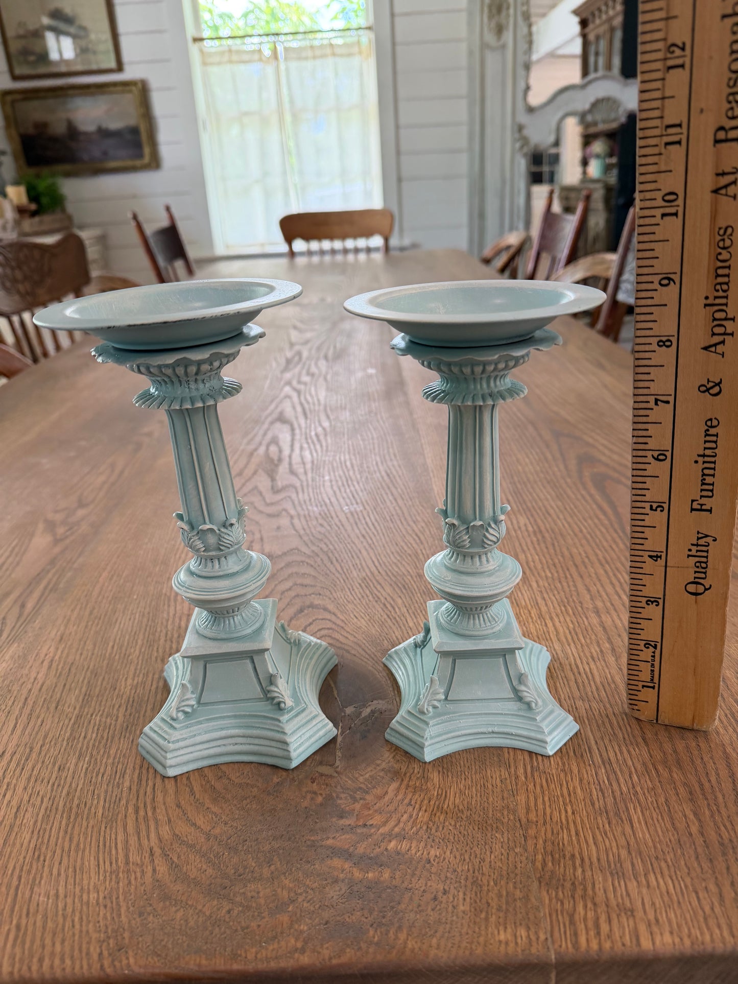 Column Candlesticks blue with white dry brush
