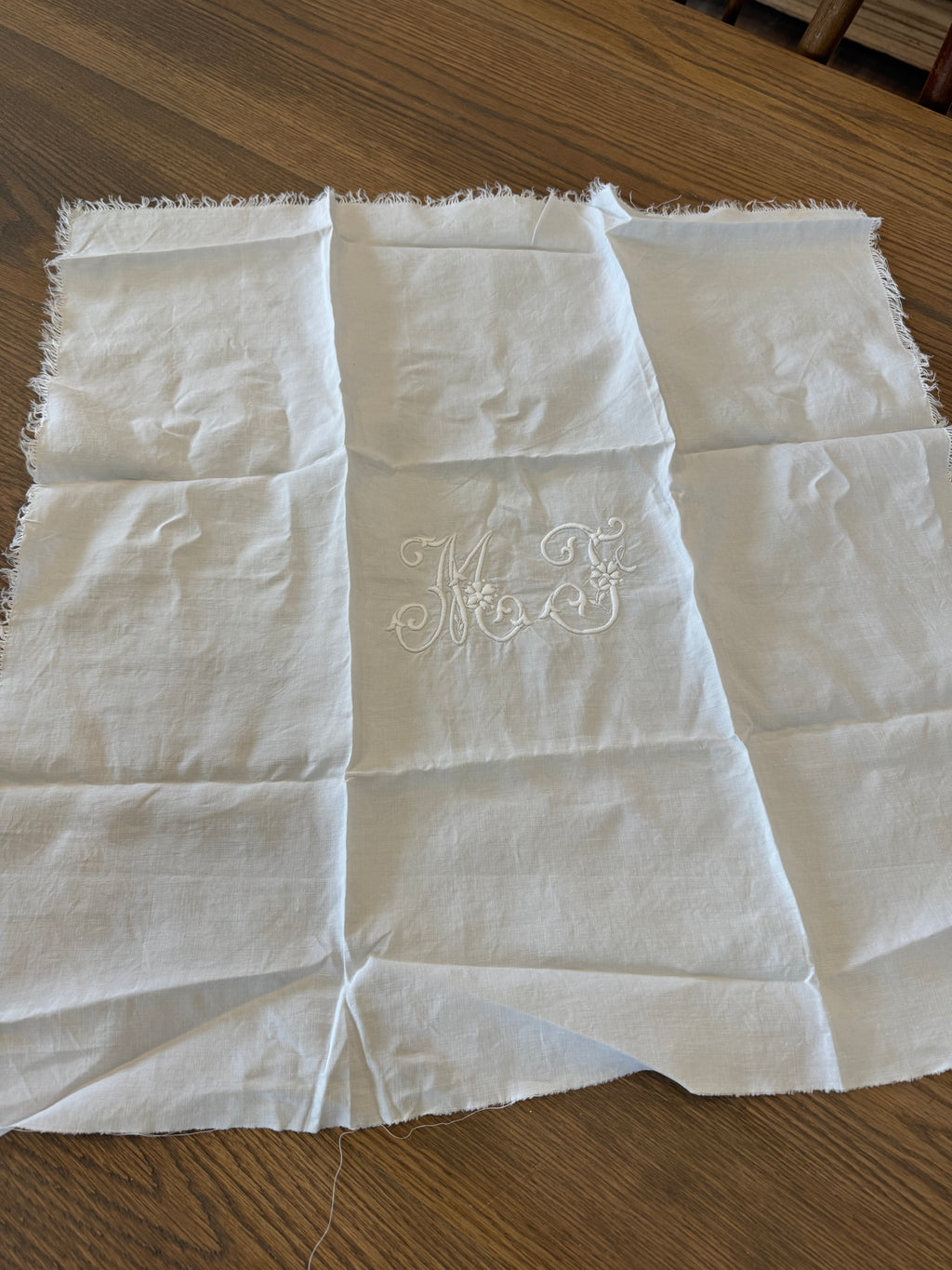 English Linen Monogram square