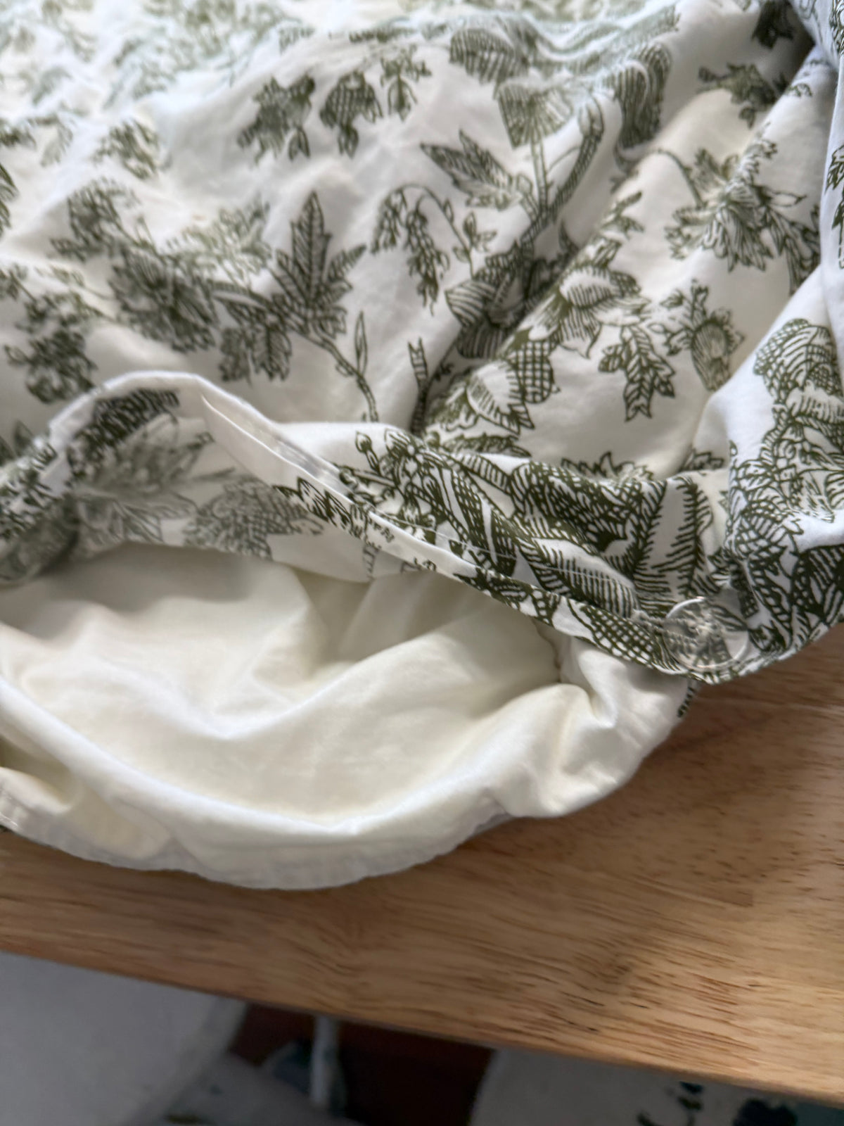 Green Rose Toile Duvet Cover & Insert Queen