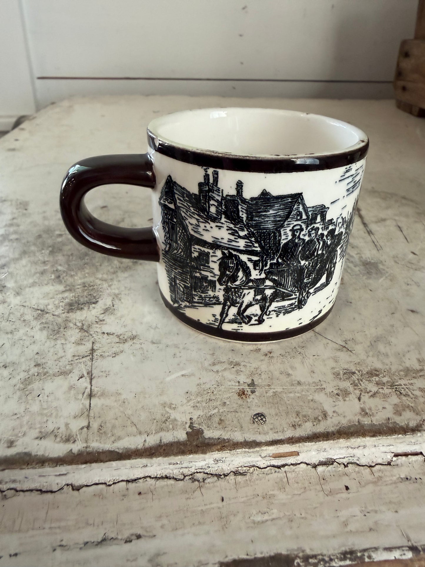 Vintage country scene mugs - set of 2 has small chips