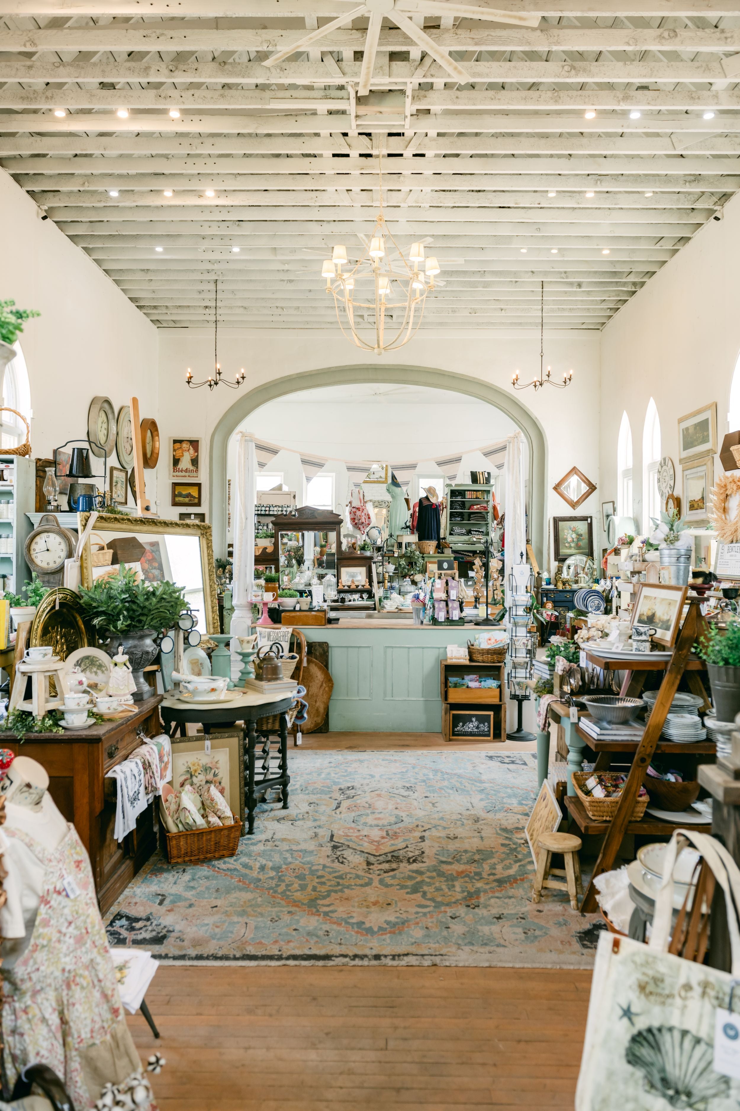 Jami Ray Vintage DIY Paint, IOD Transfers & Vintage Home Decor