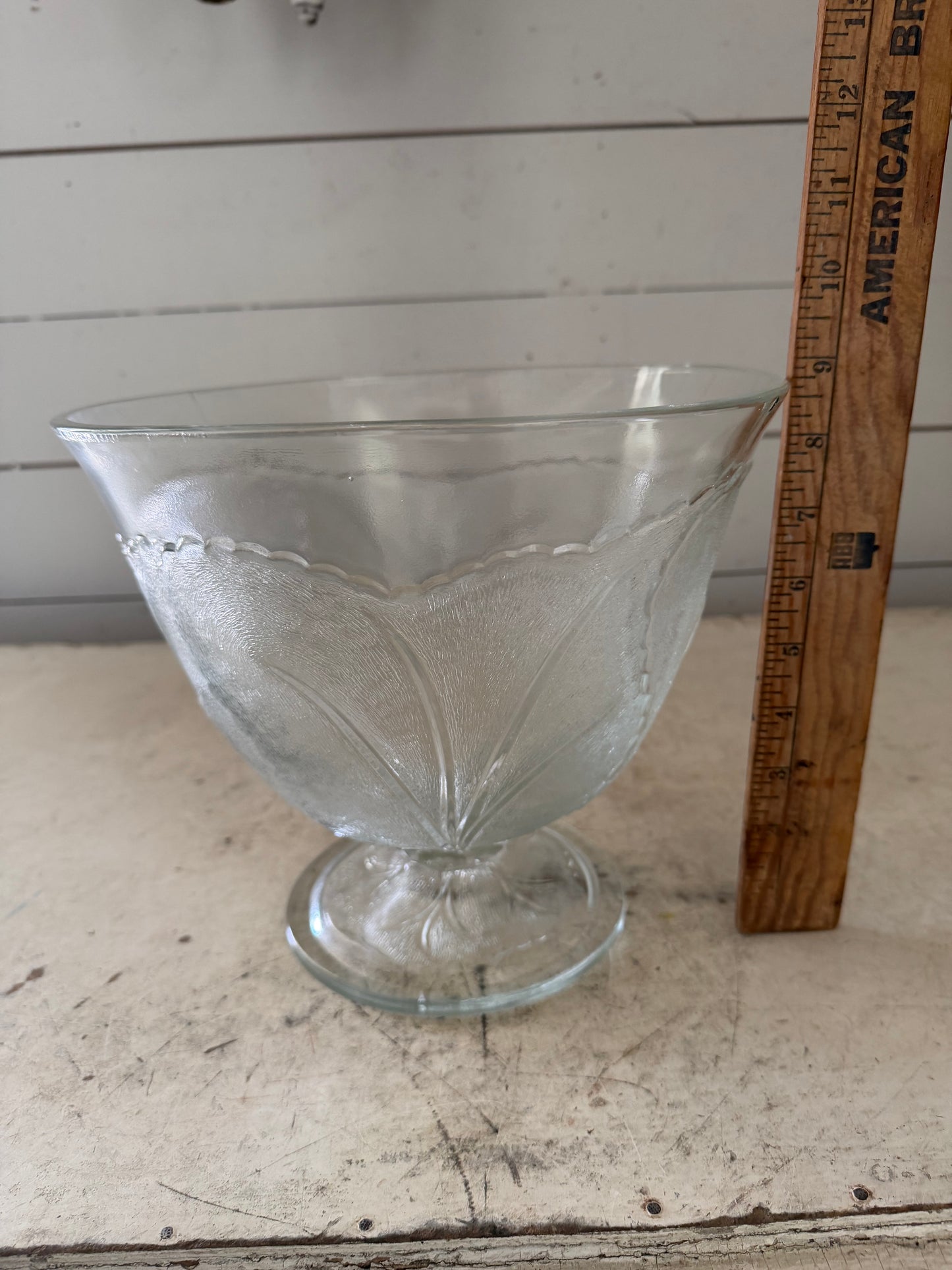 Vintage Indiana Glass clear footed Pebble Beach Pattern punch bowl