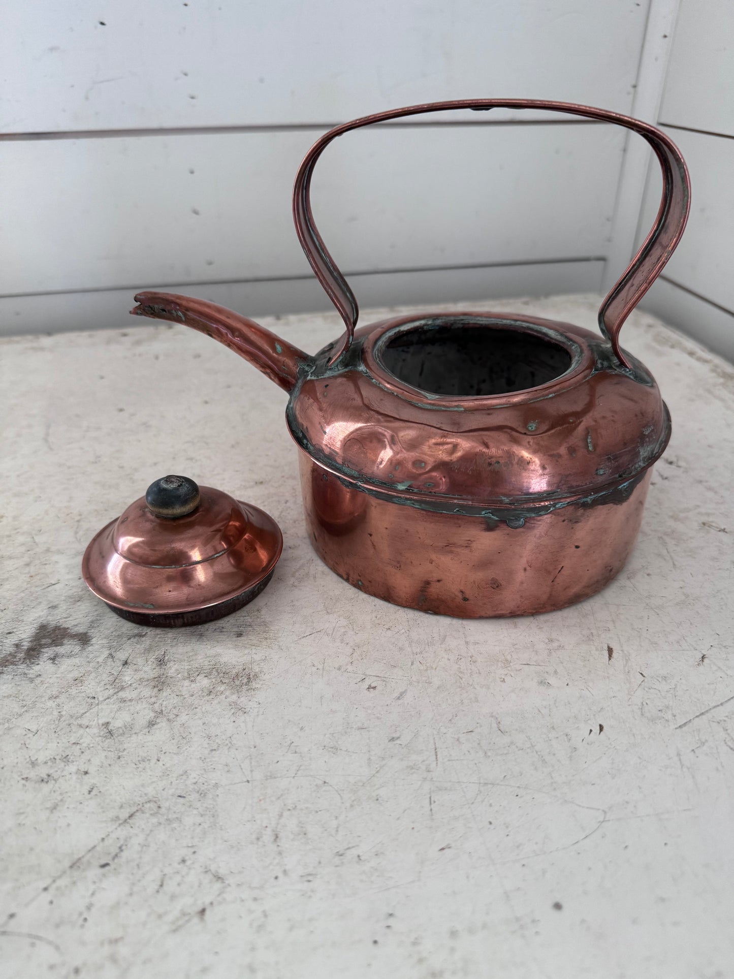 Copper kettle with flat copper strap handle