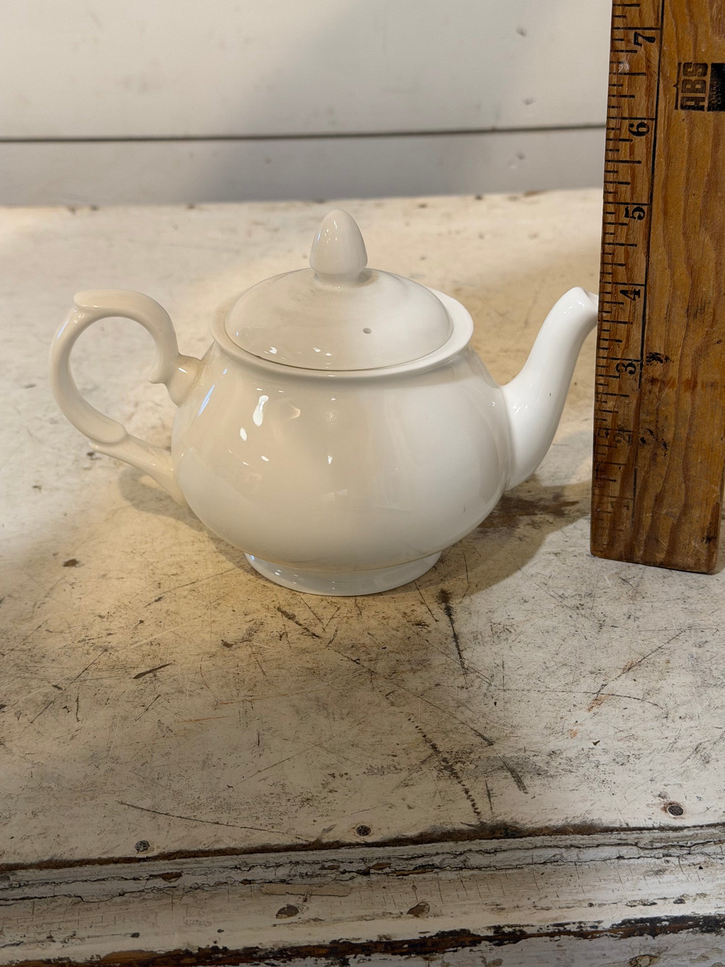Short White Porcelain Tea Pot
